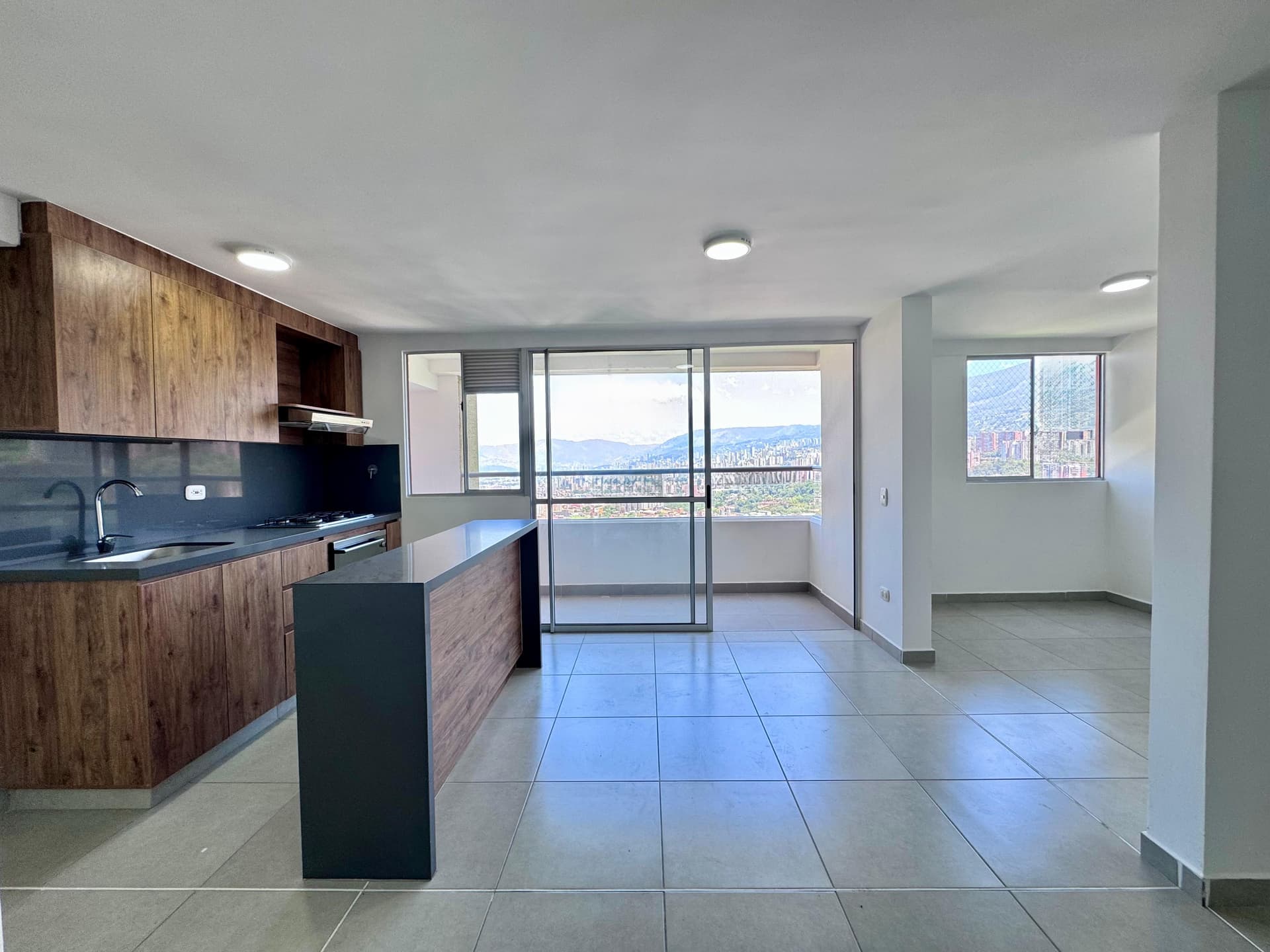 Apartamento en arriendo en La Mina, Envigado — foto 1 de 15