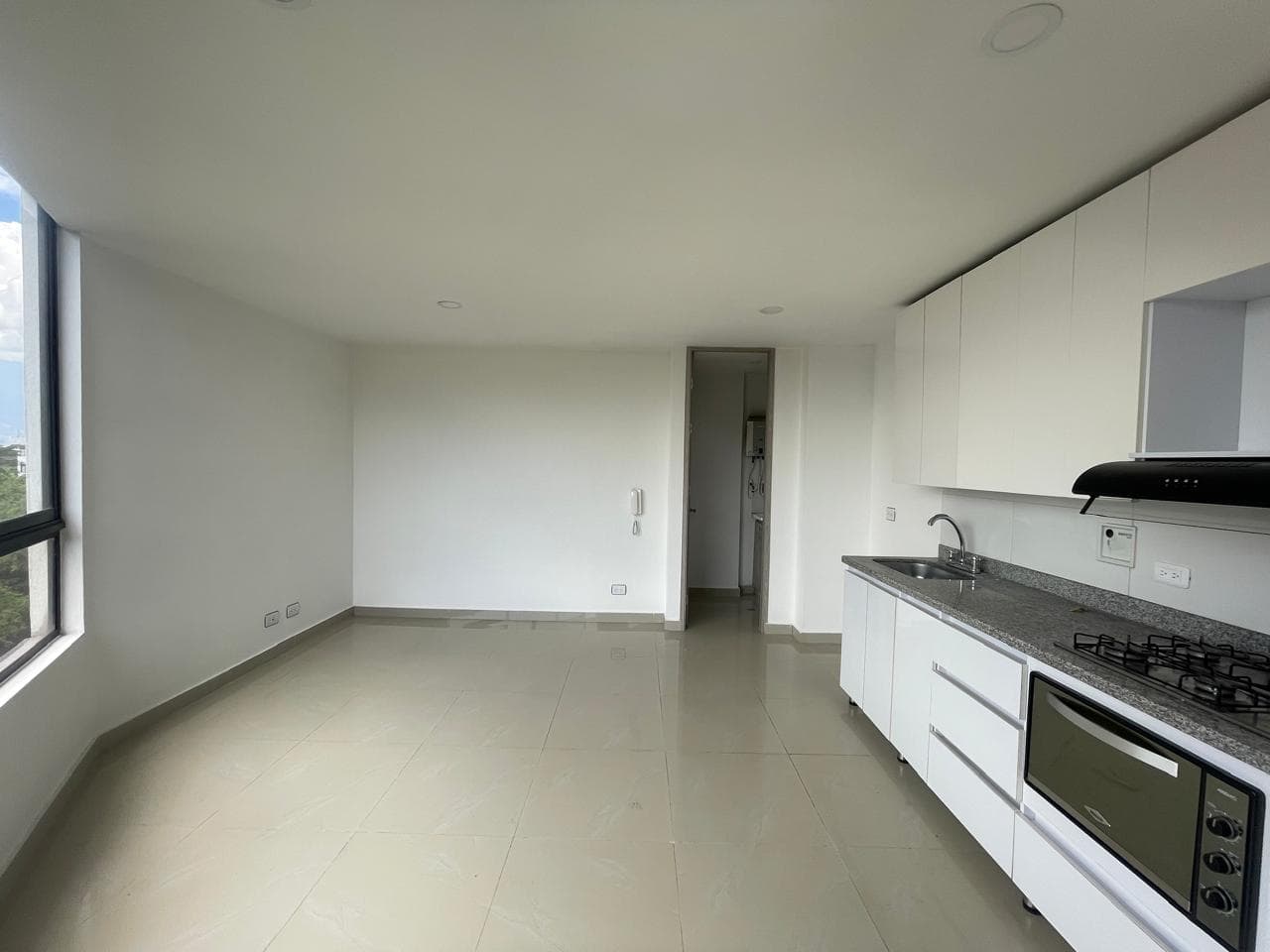 Apartamento en arriendo en Almería, La America, Medellín — foto 1 de 19