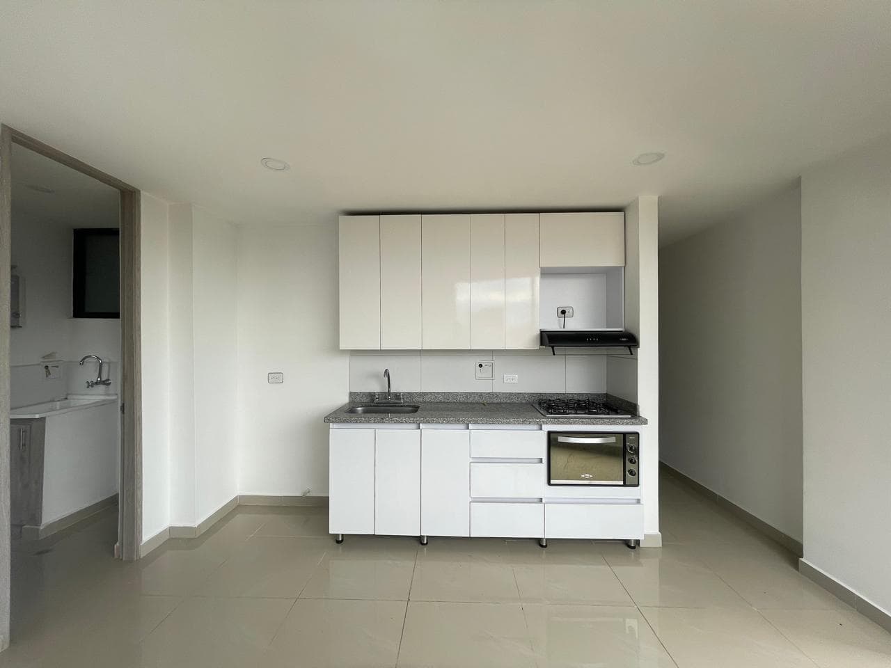 Apartamento en arriendo en Almería, La America, Medellín — foto 2 de 19
