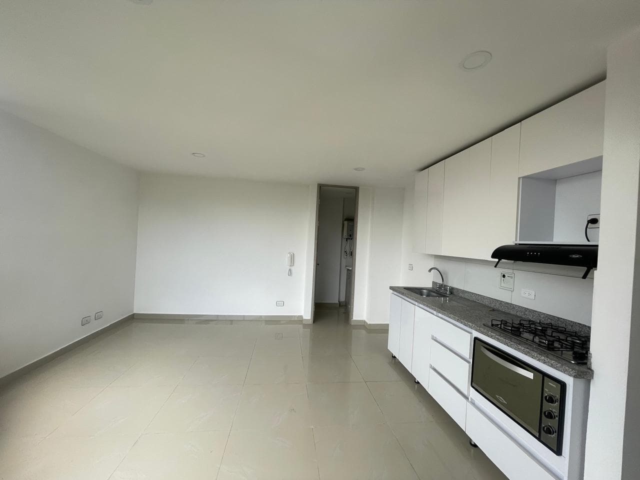 Apartamento en arriendo en Almería, La America, Medellín — foto 3 de 19