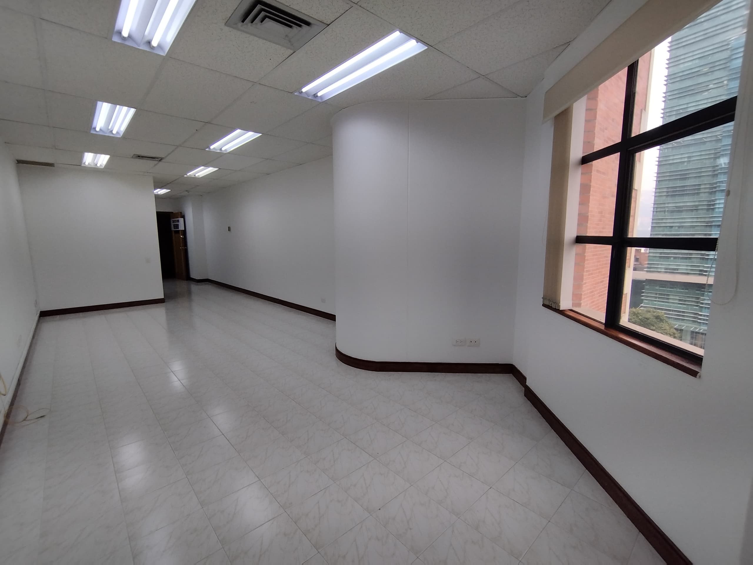 Oficina en arriendo en El Poblado, Medellín — foto 4 de 10