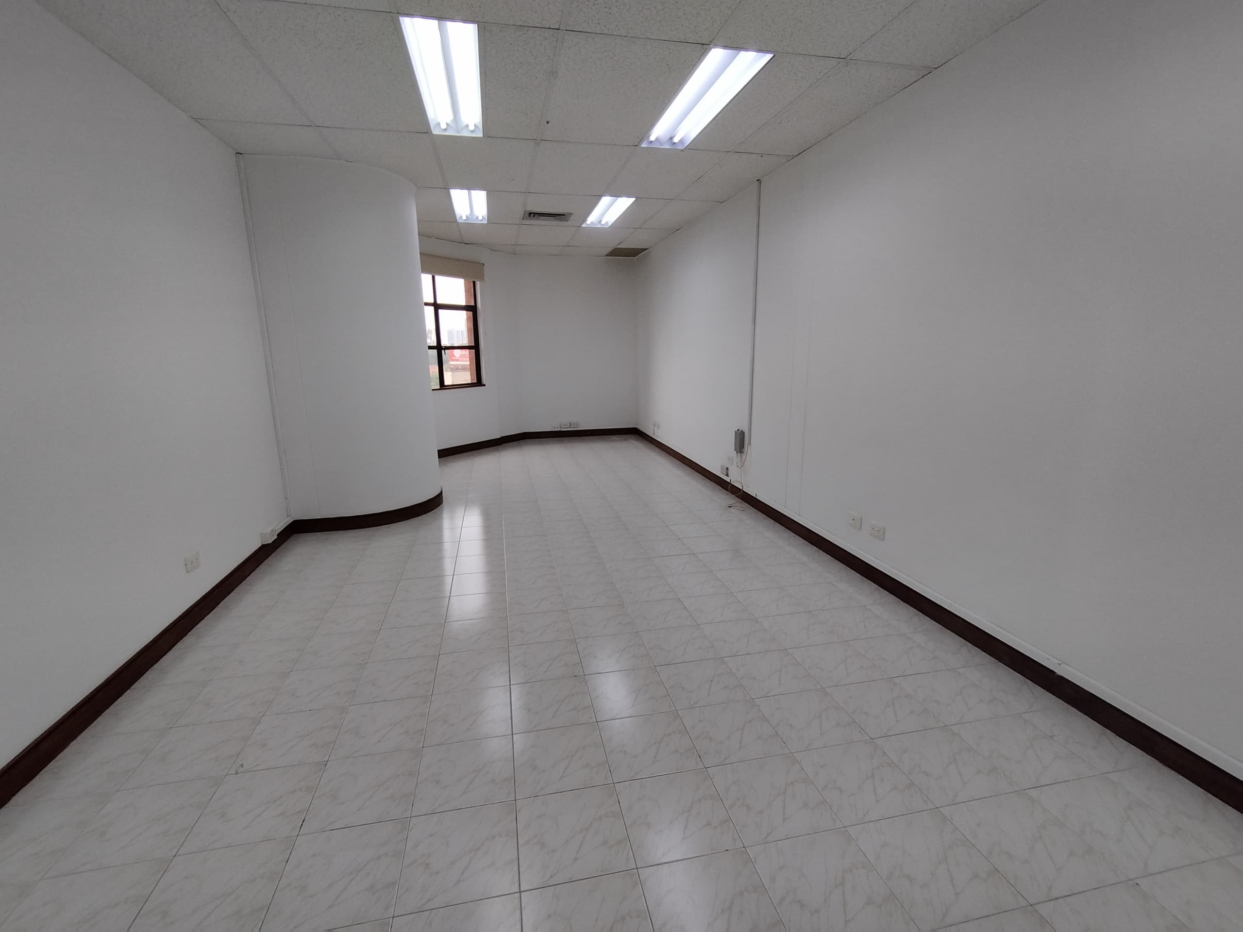Oficina en arriendo en El Poblado, Medellín — foto 5 de 10
