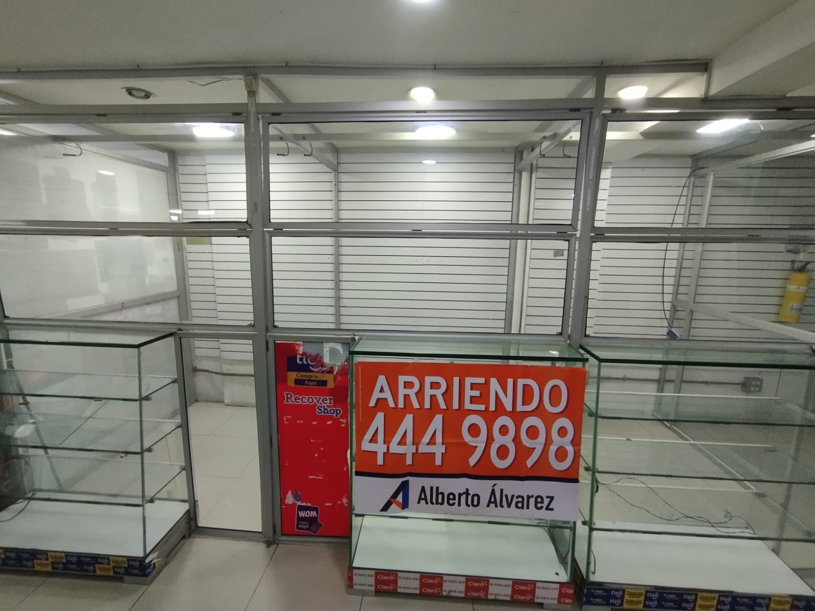 Local en arriendo en La Candelaria, Centro, Medellín — foto 1 de 8