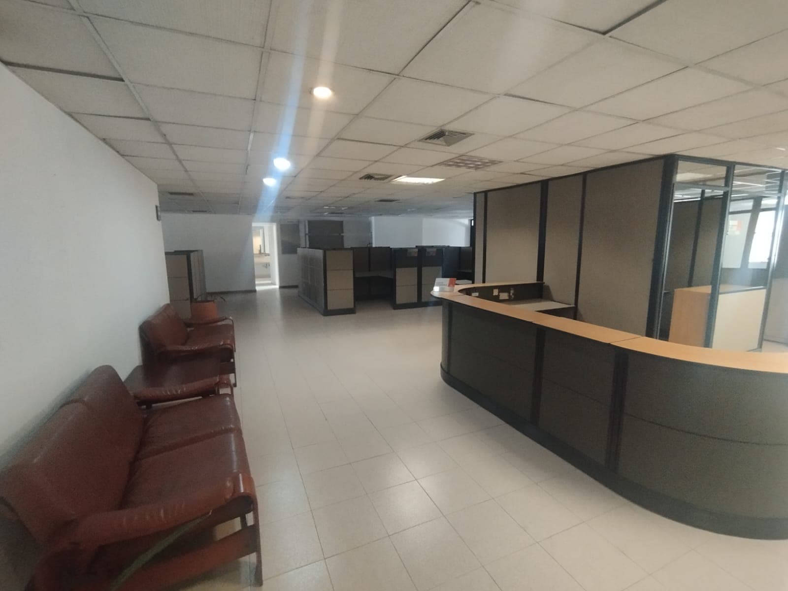 Oficina en arriendo en La Candelaria, Centro, Medellín — foto 2 de 18
