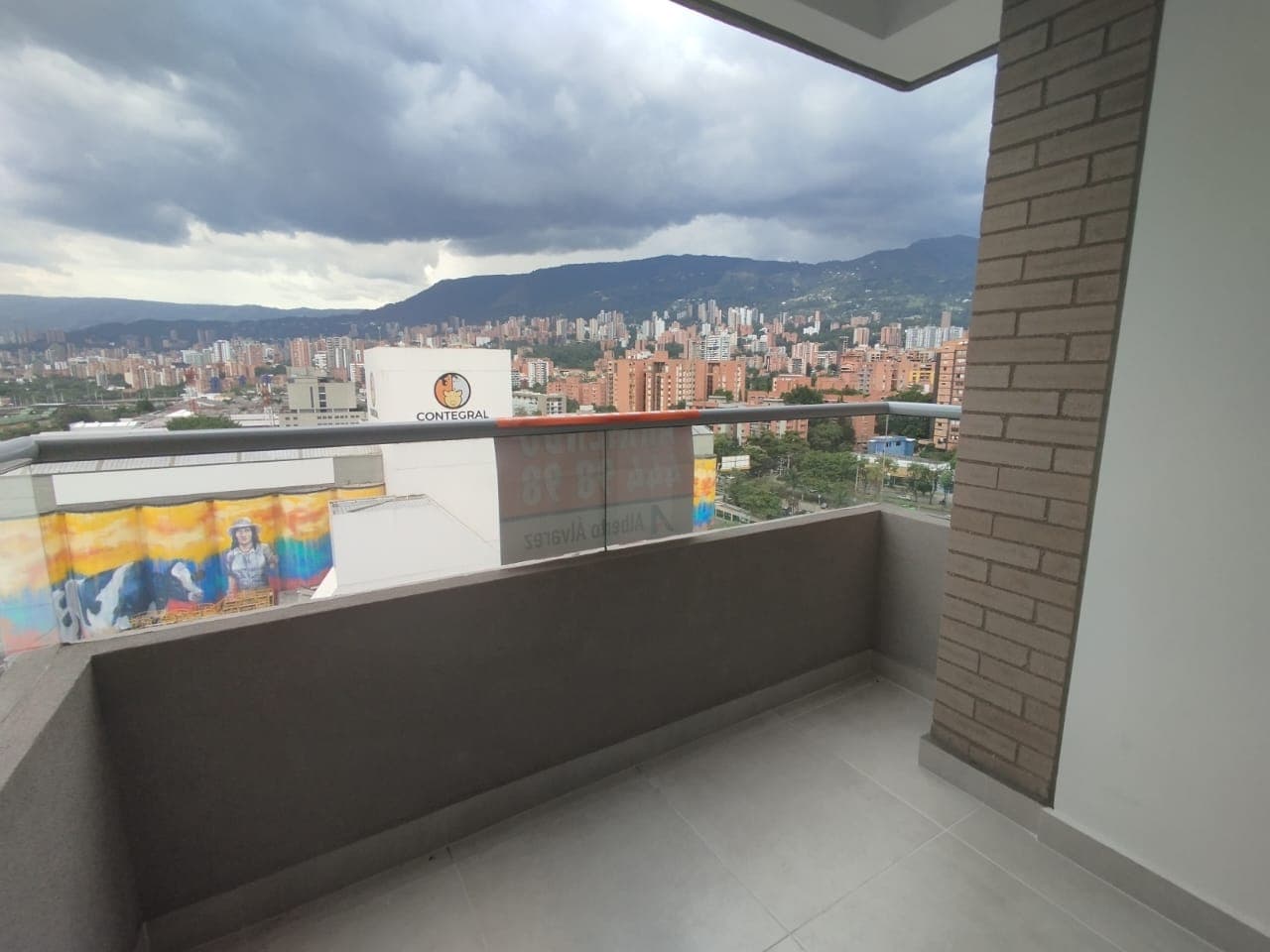 Apartamento en arriendo en Jardines, Envigado — foto 1 de 12