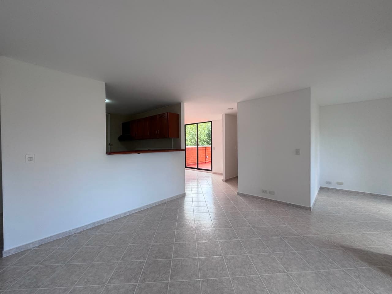 Apartamento en arriendo en El Portal, Envigado — foto 2 de 20