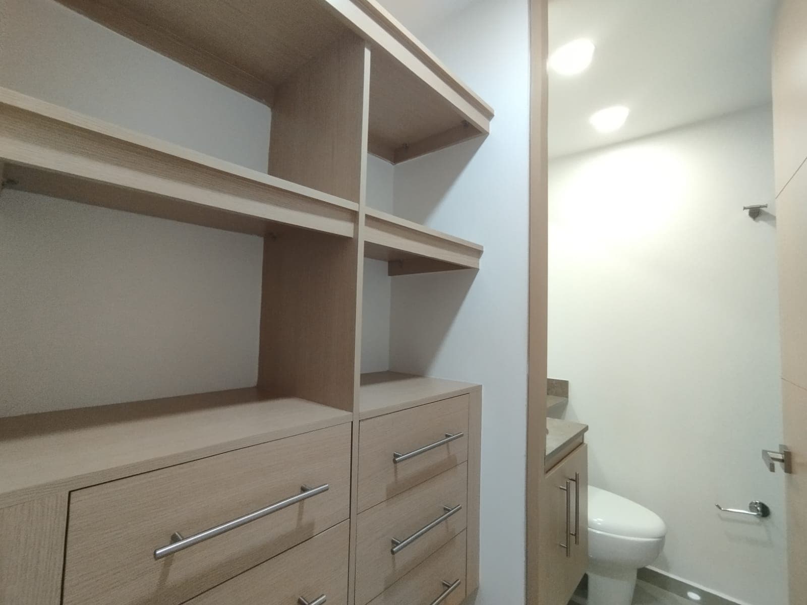 Apartamento en arriendo en Loma del Indio, El Poblado, Medellín — foto 4 de 20