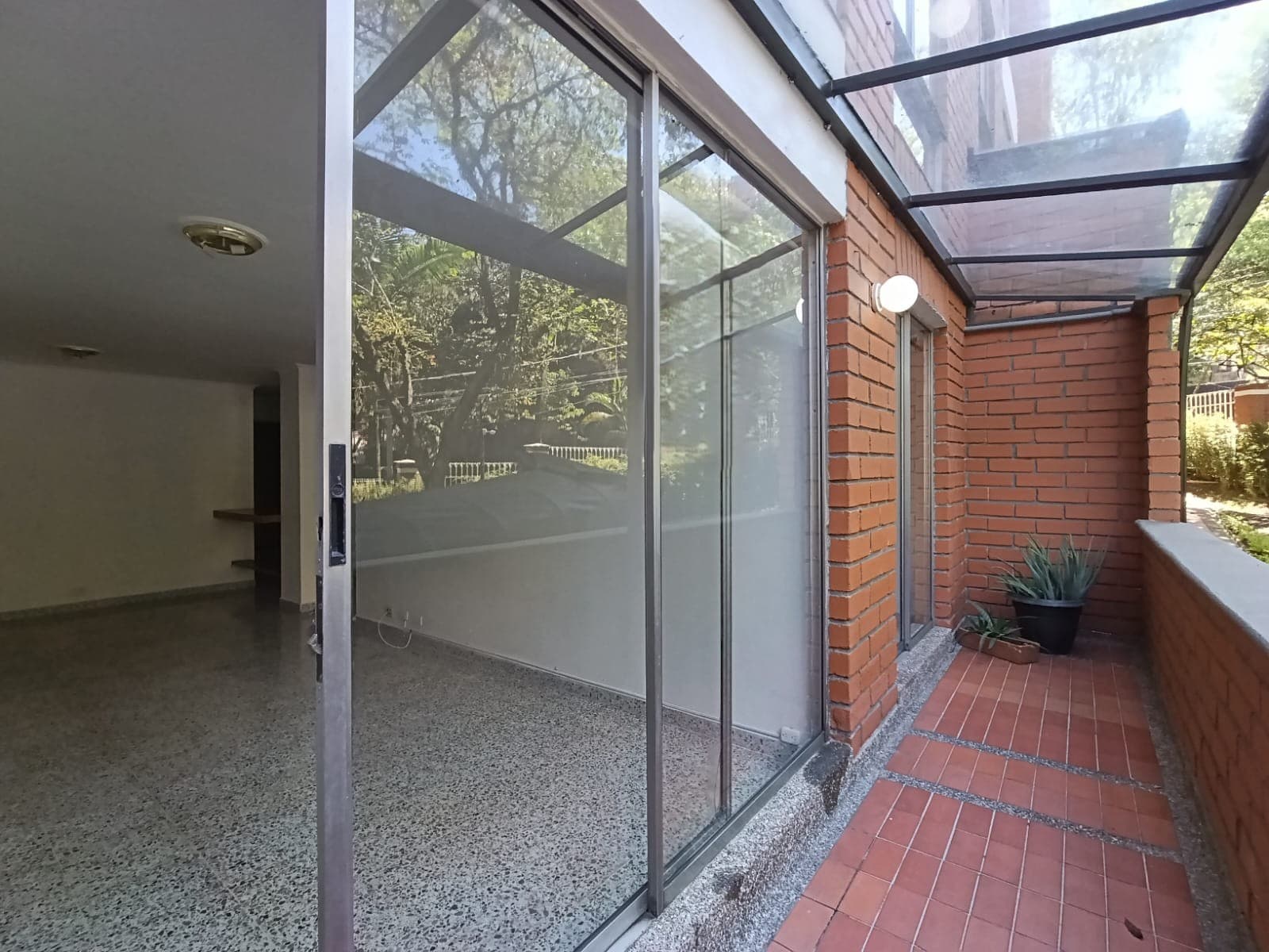 Apartamento en arriendo en San Lucas, El Poblado, Medellín — foto 2 de 16