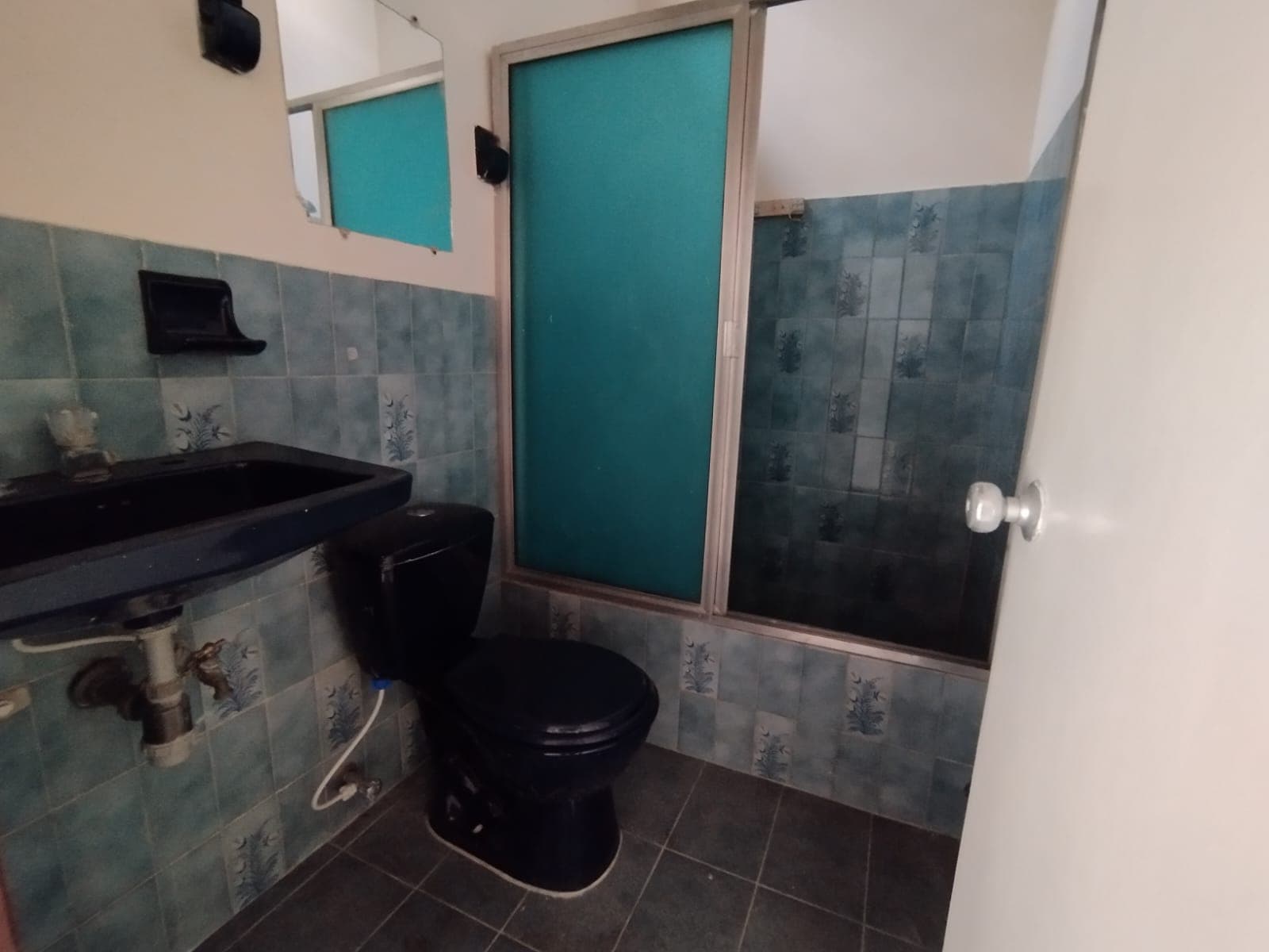 Casa Comercial en arriendo en Suramericana, Laureles, Medellín — foto 2 de 14