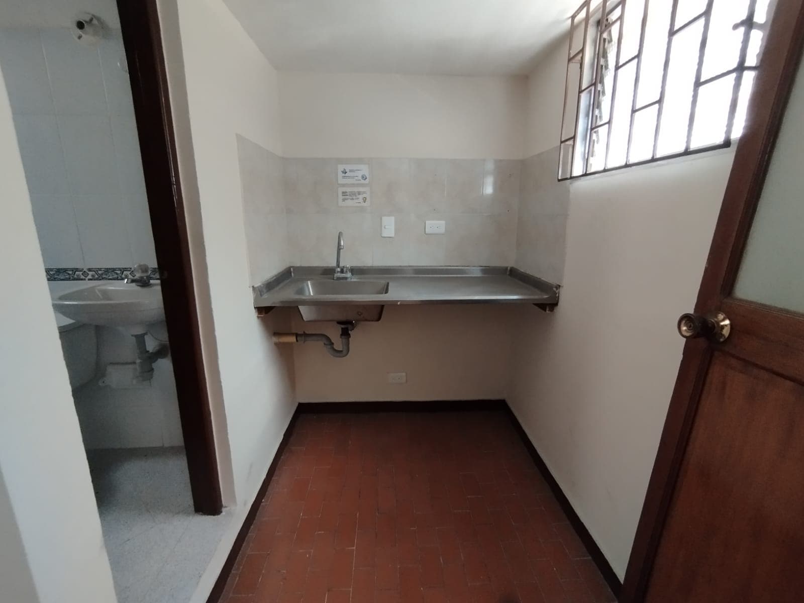 Casa Comercial en arriendo en Suramericana, Laureles, Medellín — foto 3 de 14