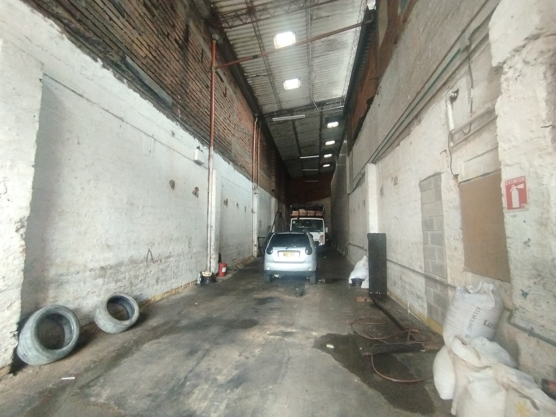 Bodega en arriendo en Perpetuo Socorro, Centro, Medellín — foto 1 de 8
