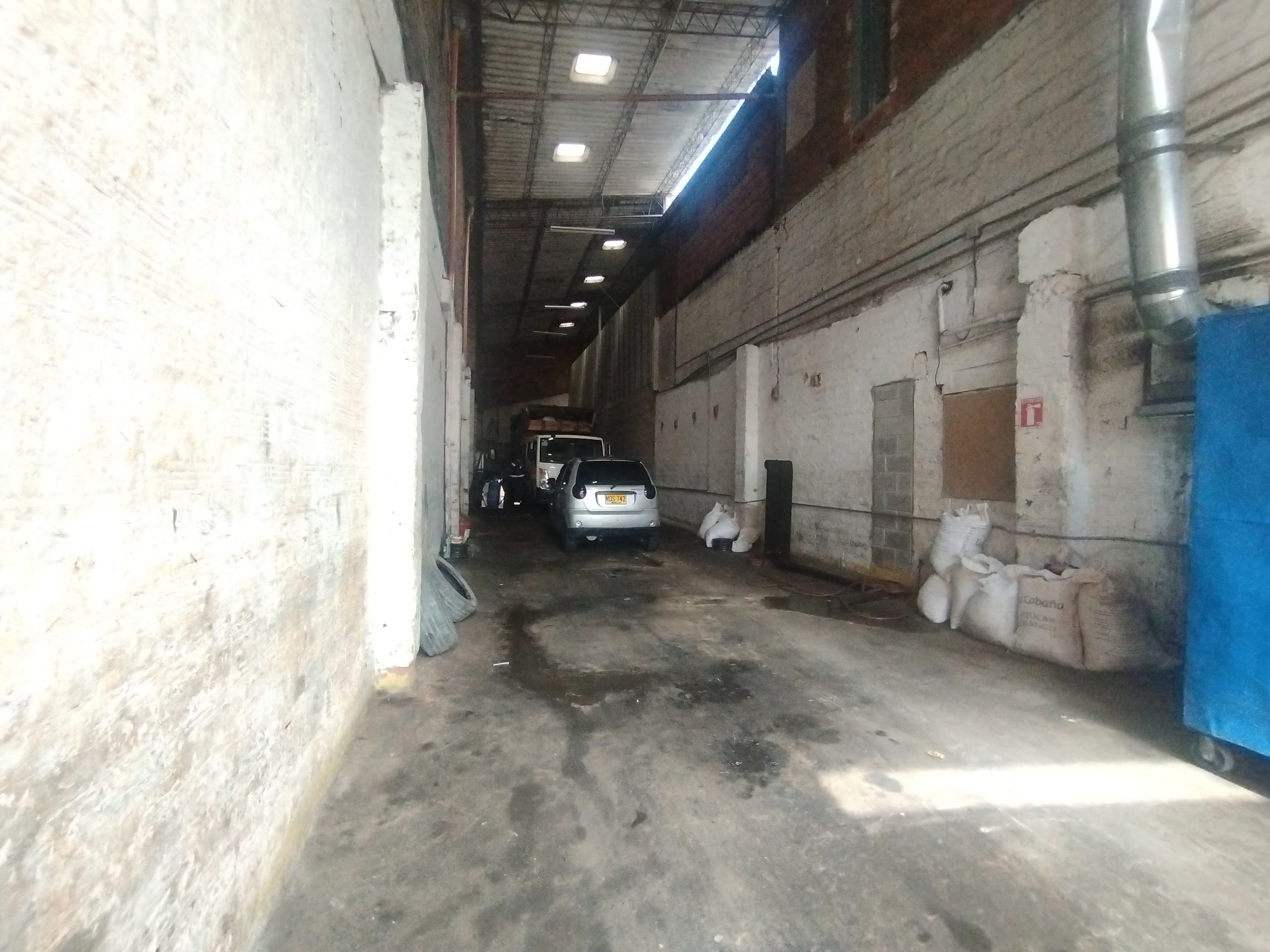 Bodega en arriendo en Perpetuo Socorro, Centro, Medellín — foto 3 de 8