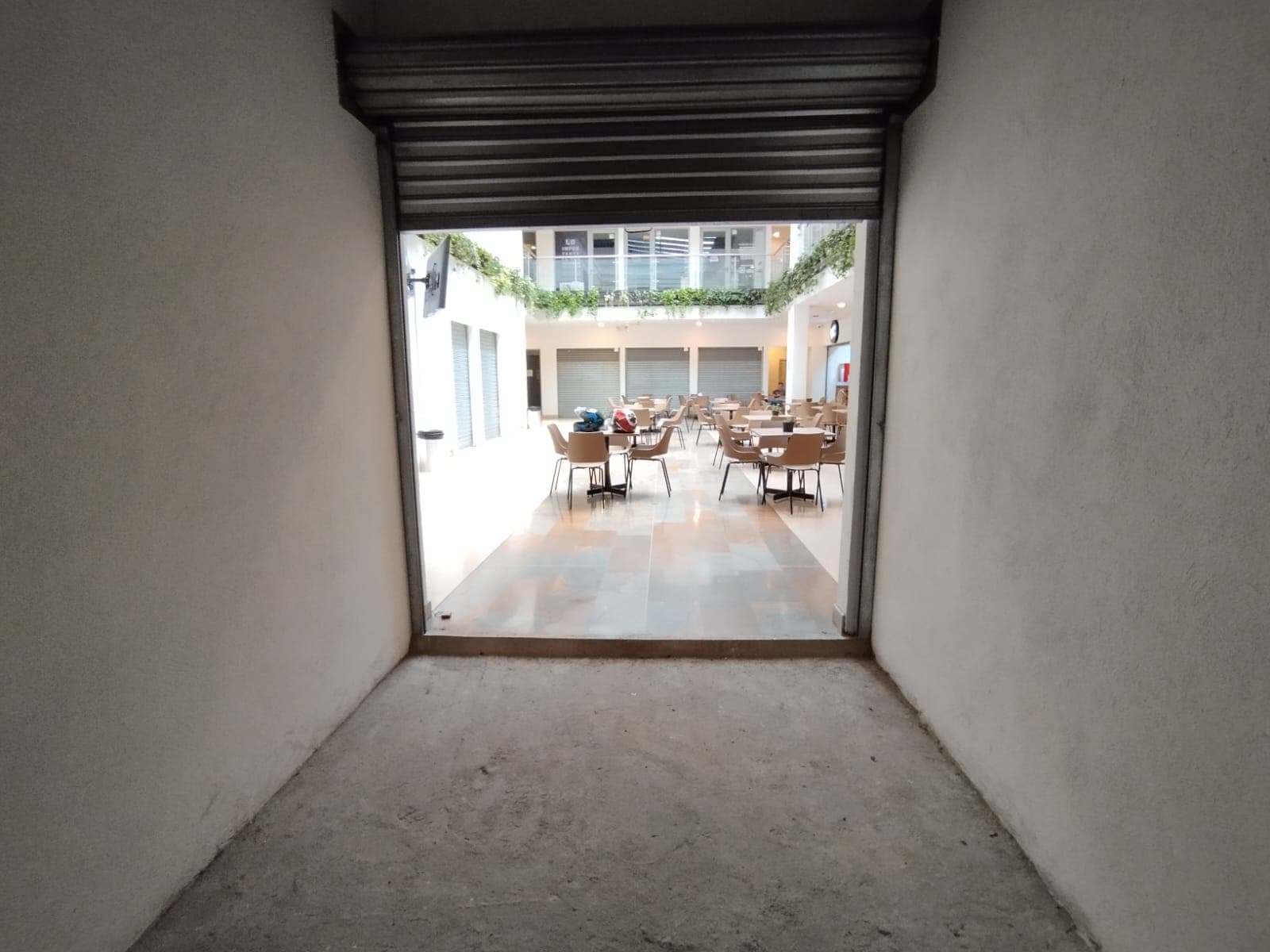 Local en arriendo en La Candelaria, Centro, Medellín — foto 1 de 8