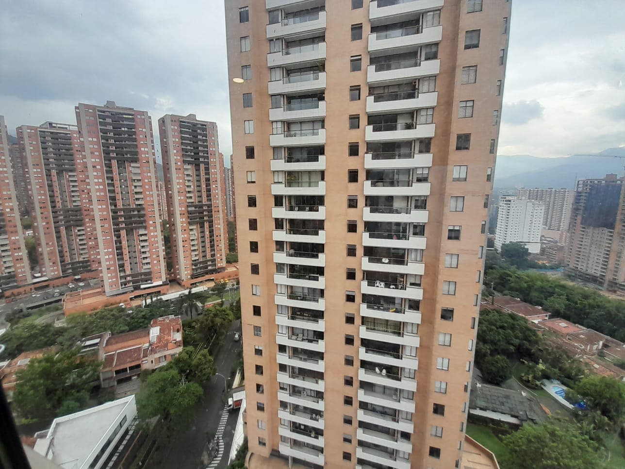 Apartamento en arriendo en Loma San José Sabaneta — foto 1 de 20