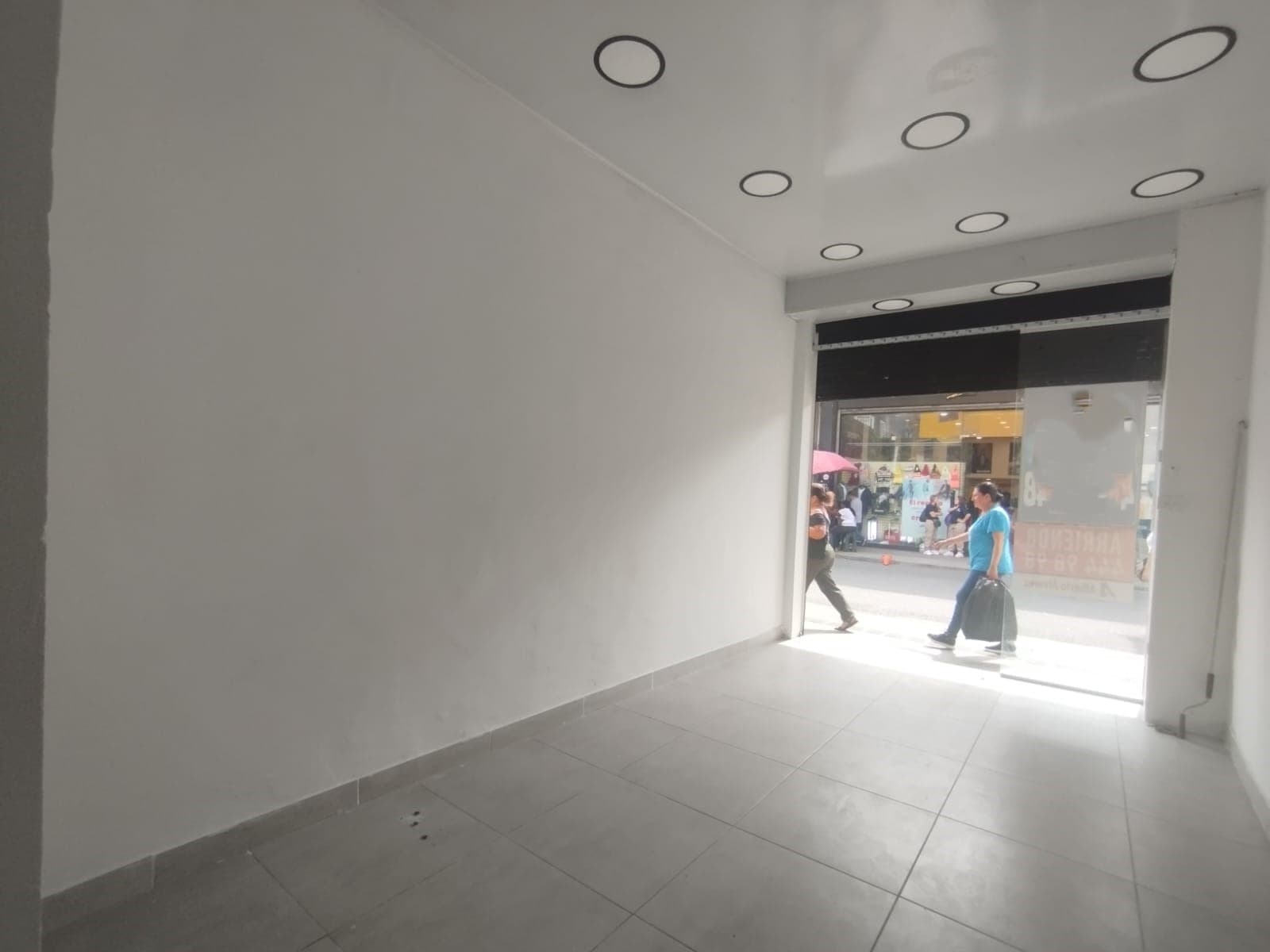 Local en arriendo en La Candelaria, Centro, Medellín — foto 1 de 16