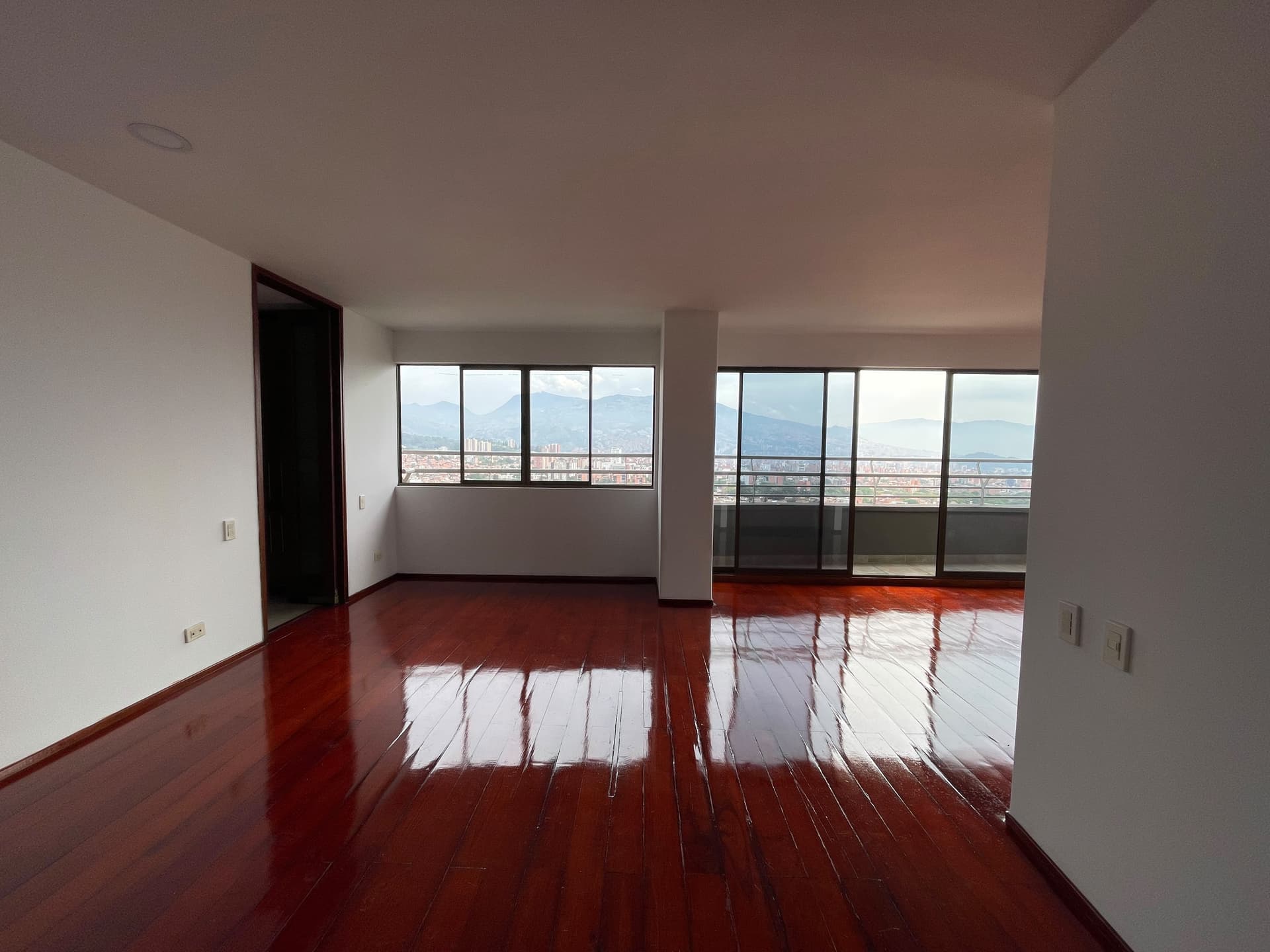 Apartamento en arriendo en La Loma de los Bernal, Belen, Medellín — foto 1 de 20