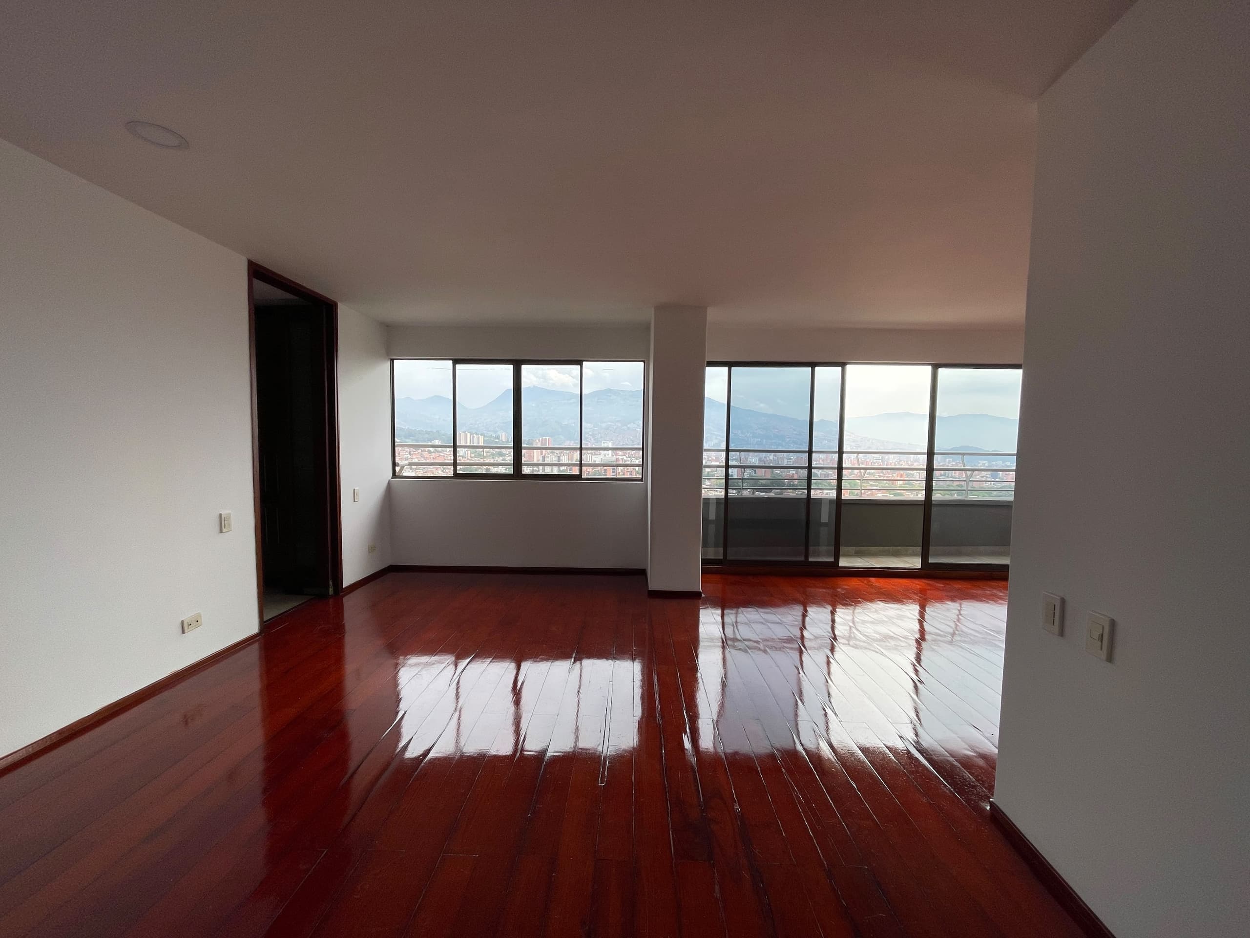 Apartamento en arriendo en La Loma de los Bernal, Belen, Medellín — foto 1 de 20