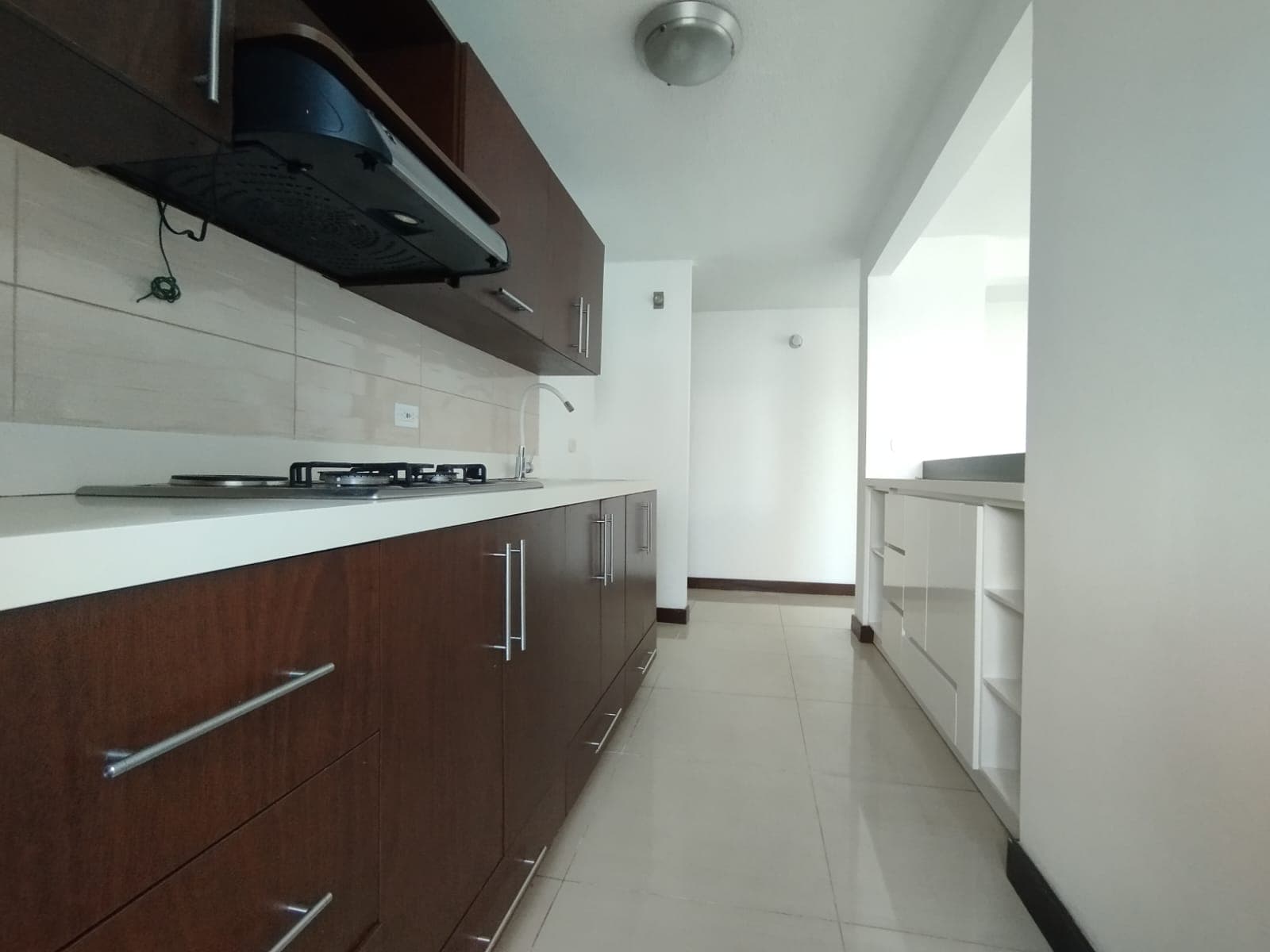 Apartamento en arriendo en Loma De San Julián, El Poblado, Medellín — foto 5 de 16