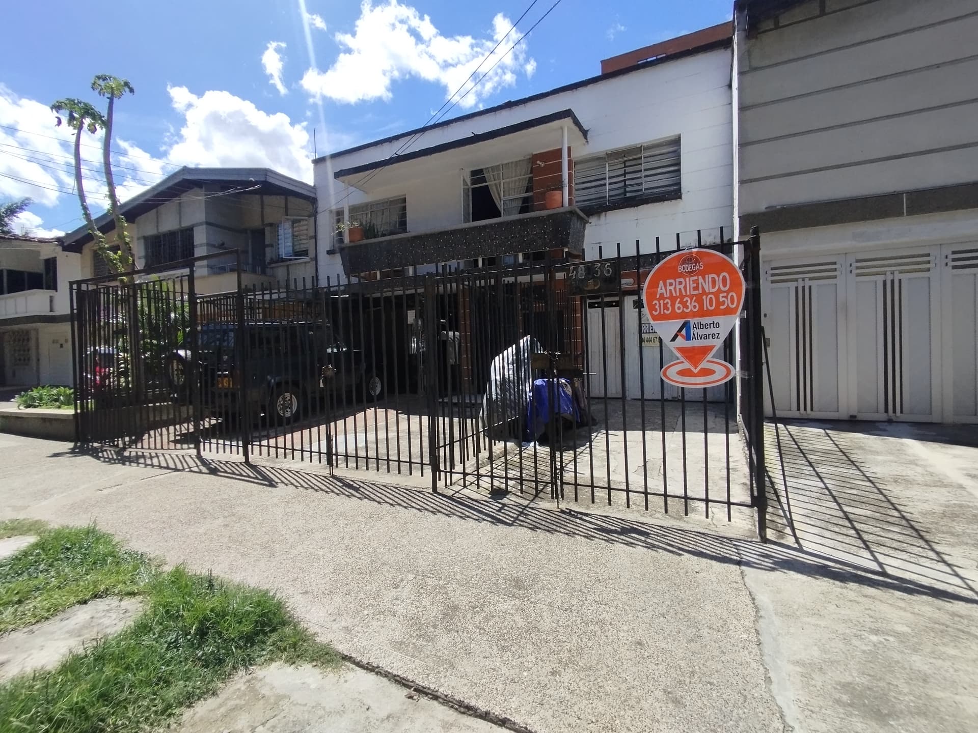 Local en arriendo en Estadio, Laureles, Medellín — foto 1 de 6