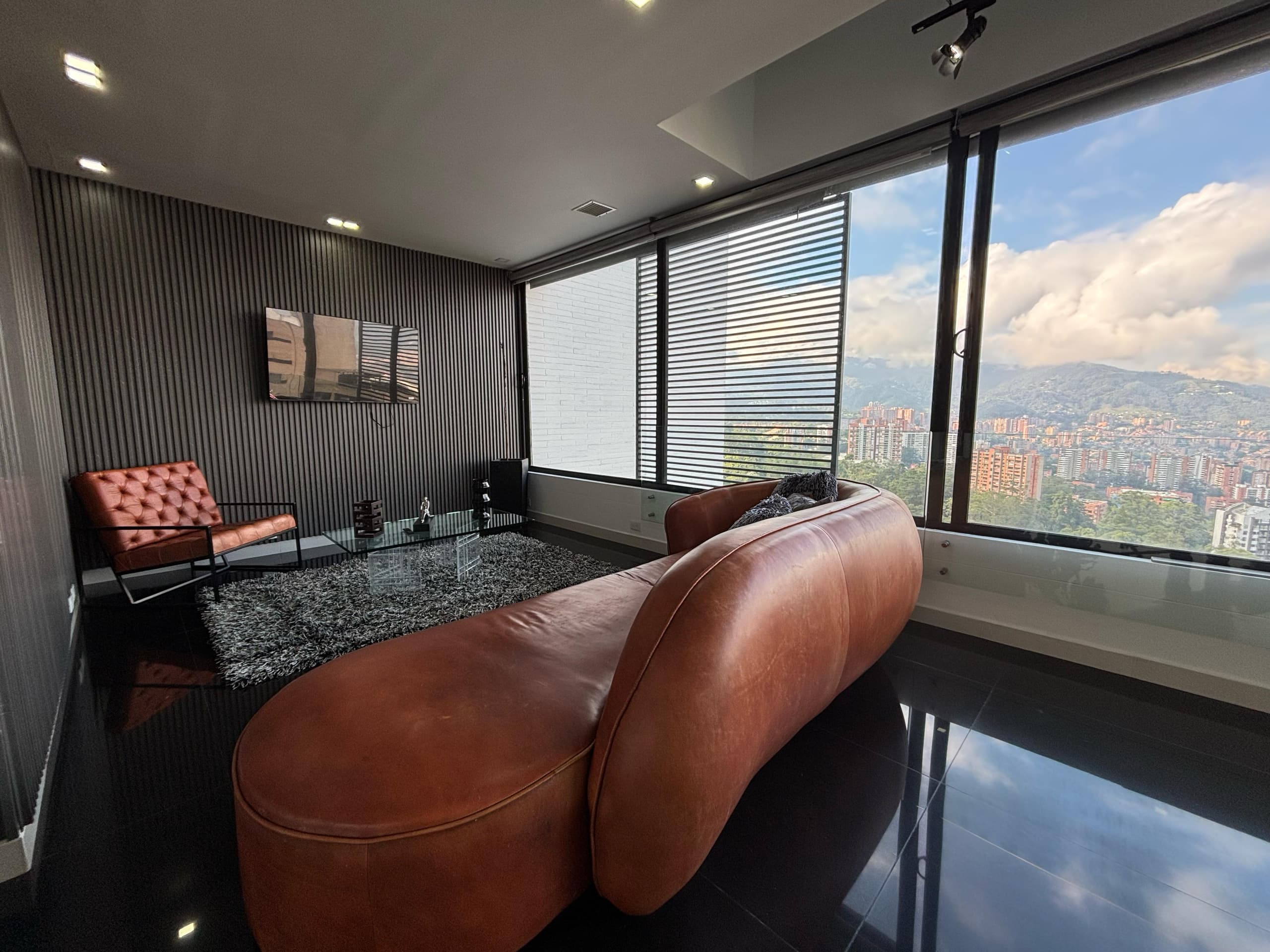 Apartamento en arriendo en San Lucas, El Poblado, Medellín — foto 2 de 18