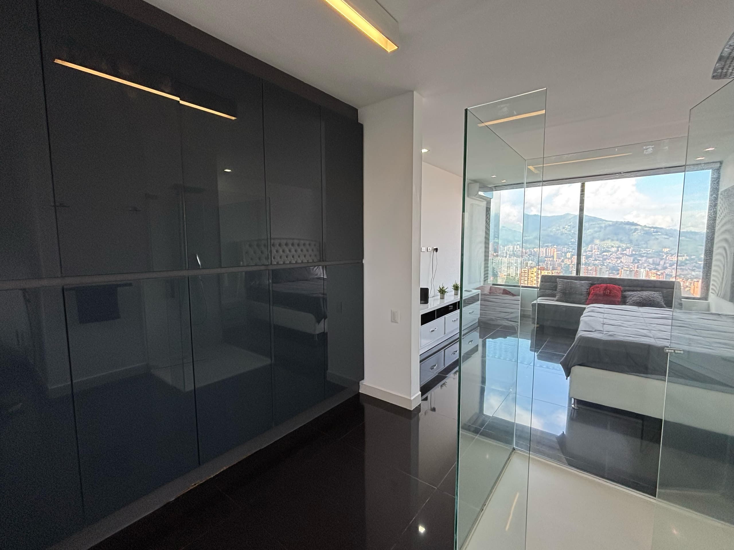 Apartamento en arriendo en San Lucas, El Poblado, Medellín — foto 3 de 18