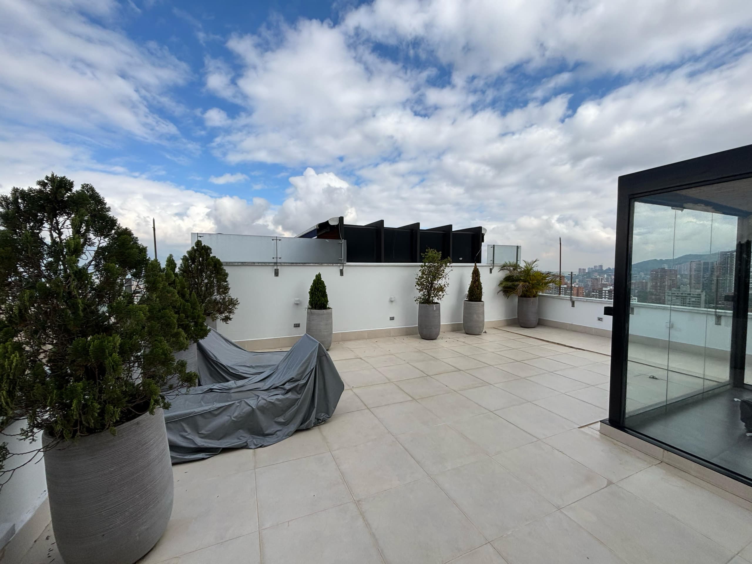 Apartamento en arriendo en San Lucas, El Poblado, Medellín — foto 4 de 18