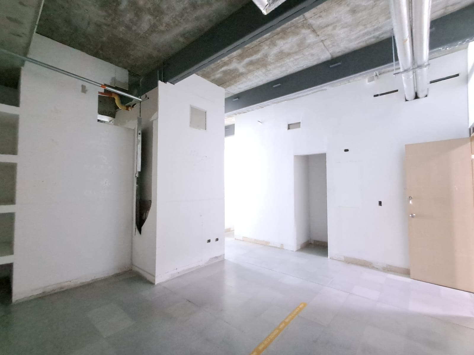 Oficina en arriendo en El Carmelo, Sabaneta — foto 1 de 20