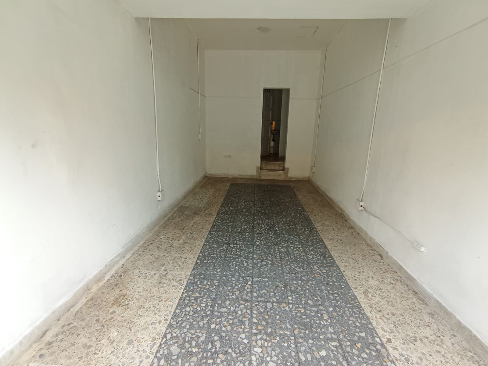 Local en arriendo en La Candelaria, Centro, Medellín — foto 1 de 9