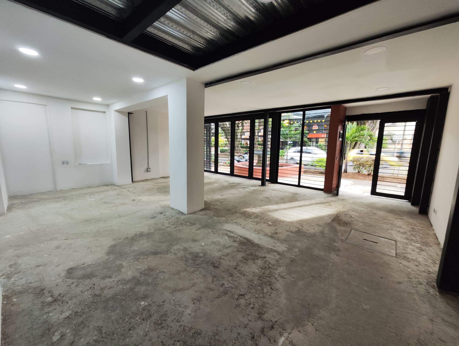 Local en arriendo en Laureles Medellín — foto 1 de 10