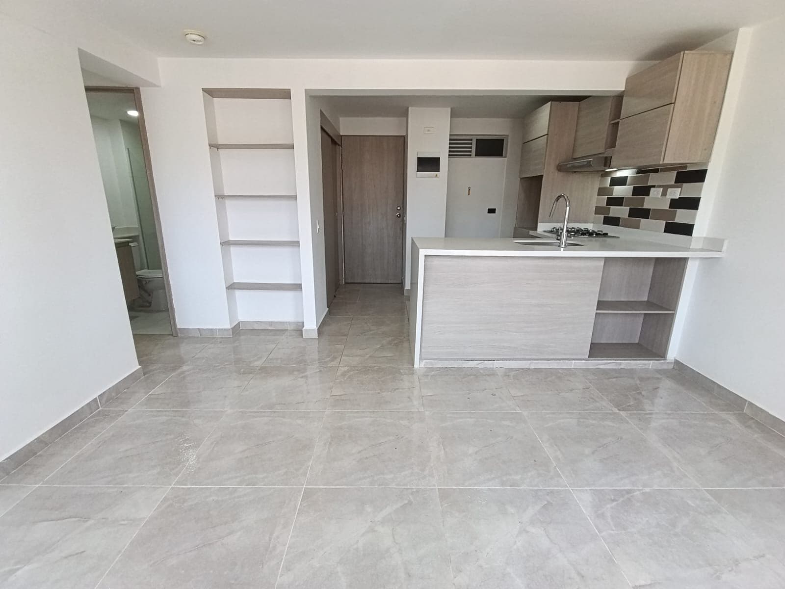 Apartamento en arriendo en Calasanz, La America, Medellín — foto 1 de 20