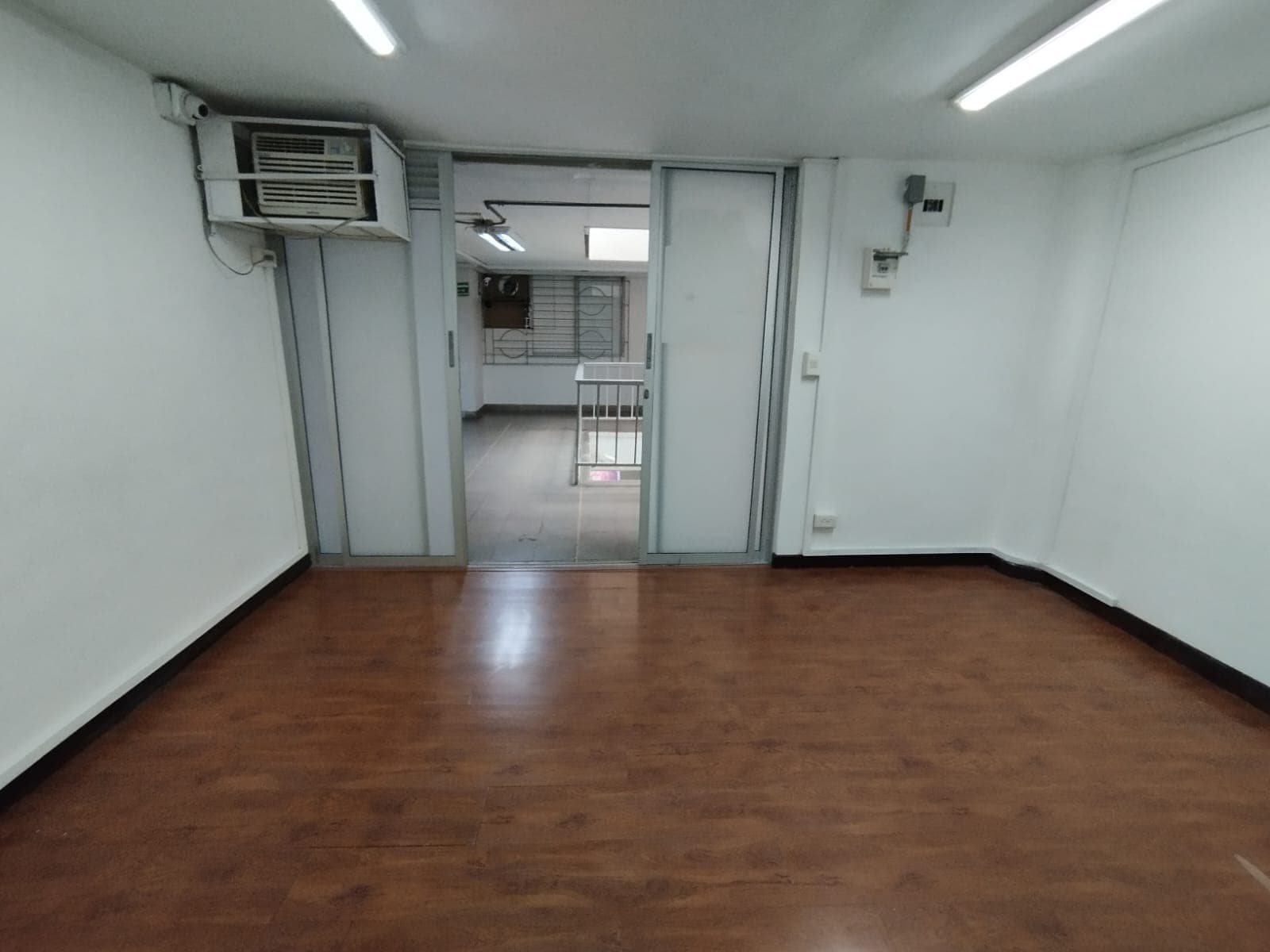 Local en arriendo en La Candelaria, Centro, Medellín — foto 3 de 7
