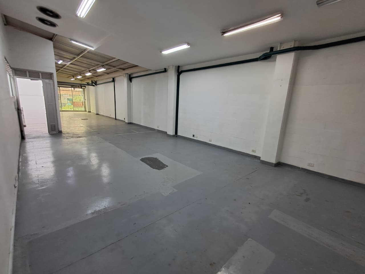 Bodega en arriendo en Guayabal, Medellín — foto 4 de 12