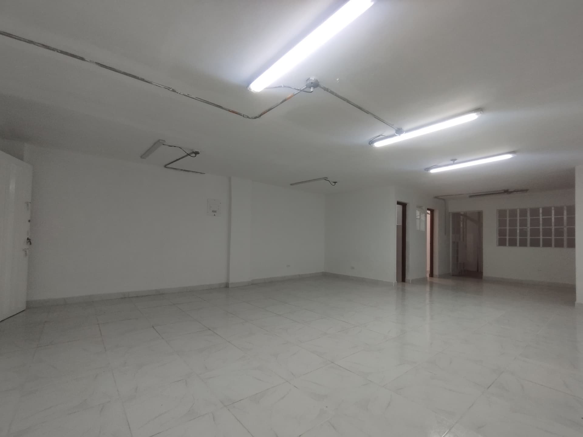 Local en arriendo en Boston, Centro, Medellín — foto 1 de 19