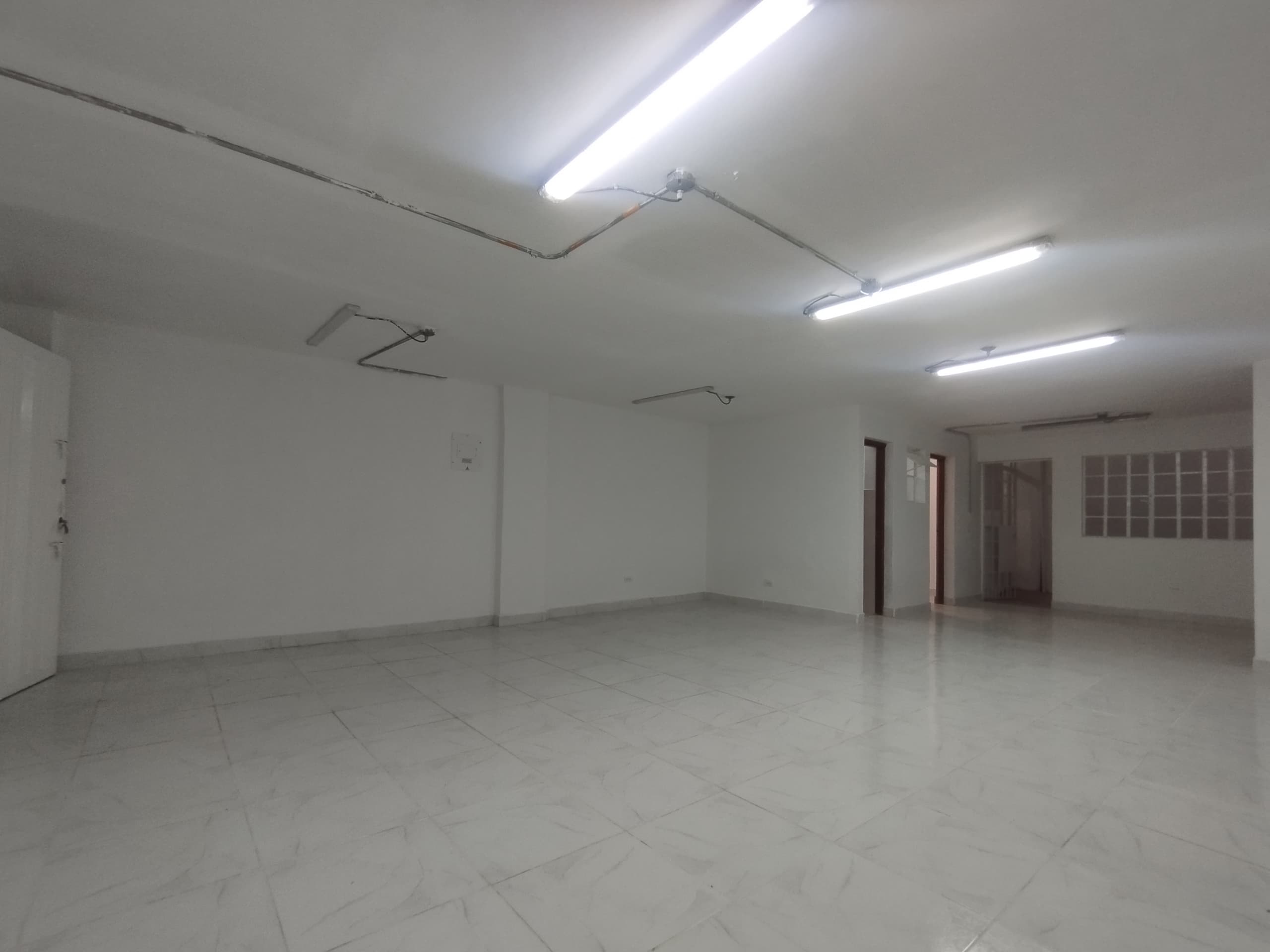 Local en arriendo en Boston, Centro, Medellín — foto 1 de 19