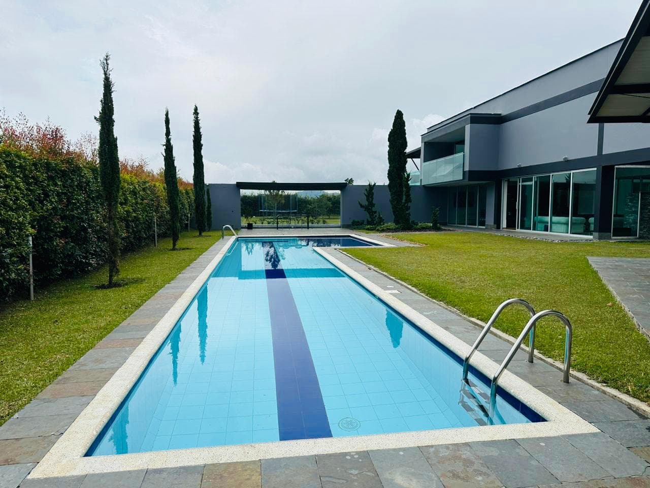 Casa Campestre en arriendo en El Retiro — foto 1 de 20