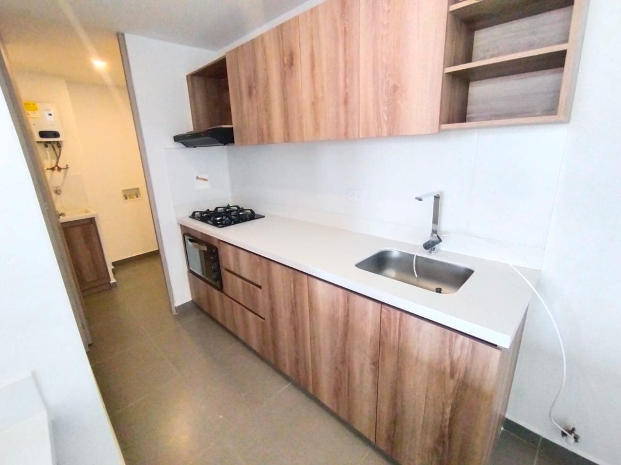 Apartamento en arriendo en Ciudad del Rio, El Poblado, Medellín — foto 1 de 19