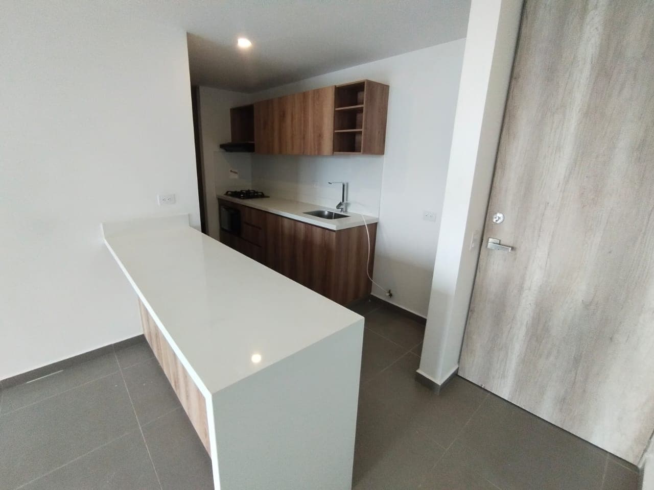 Apartamento en arriendo en Ciudad del Rio, El Poblado, Medellín — foto 2 de 19
