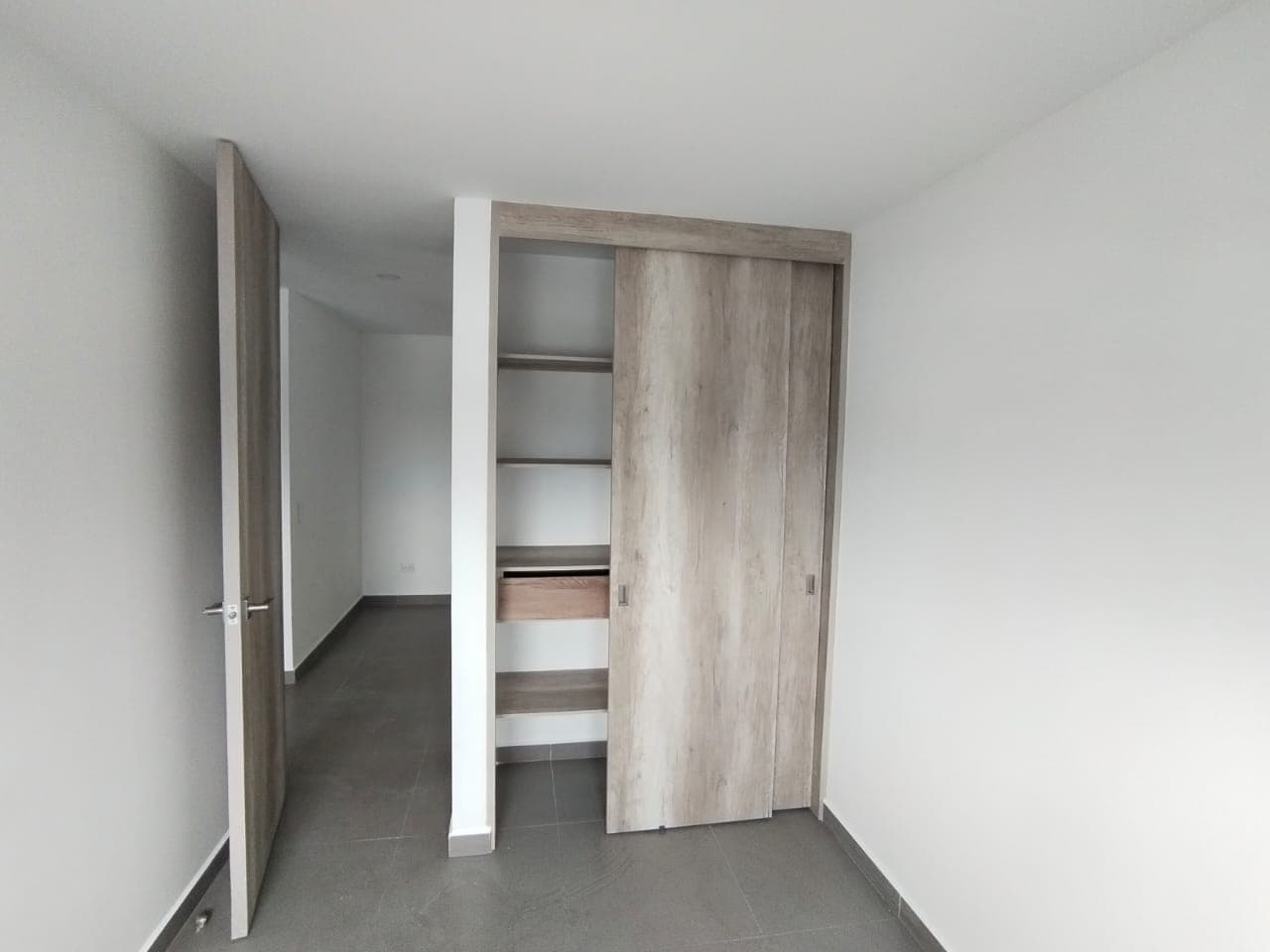 Apartamento en arriendo en Ciudad del Rio, El Poblado, Medellín — foto 5 de 19
