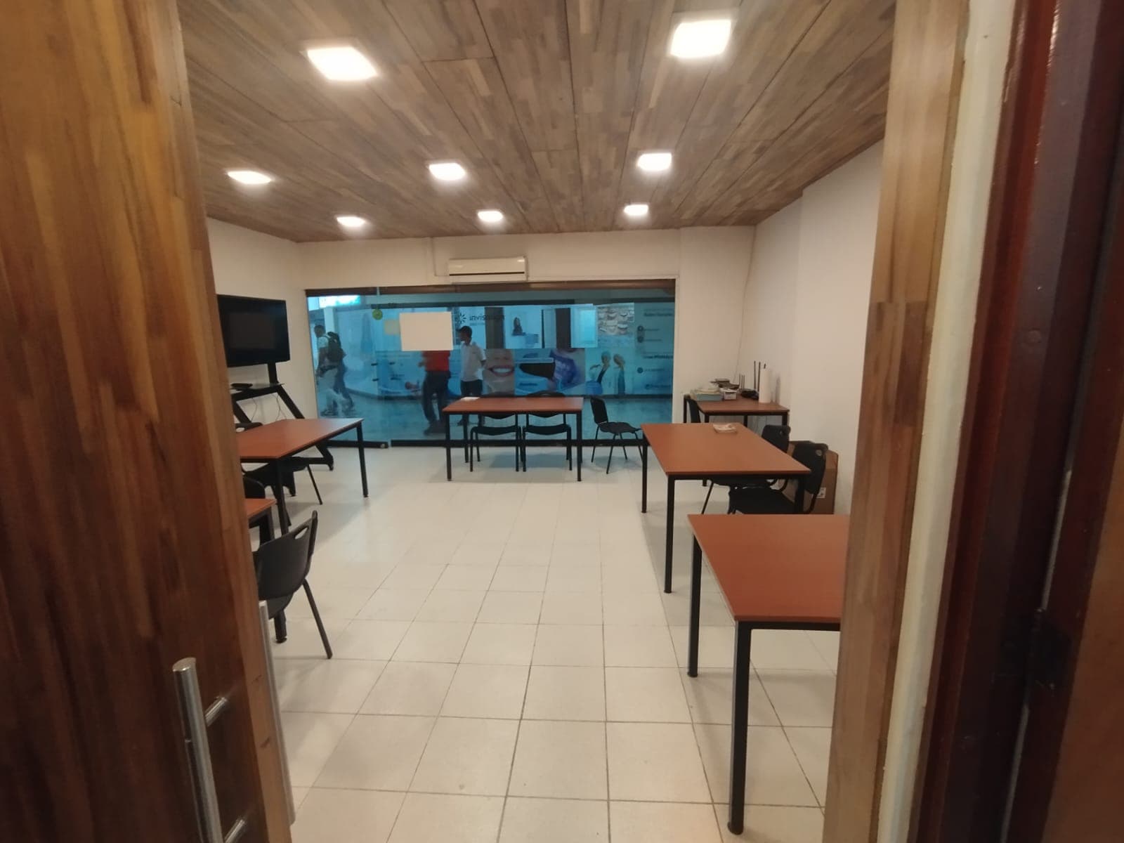 Local en arriendo en La Candelaria, Centro, Medellín — foto 3 de 11