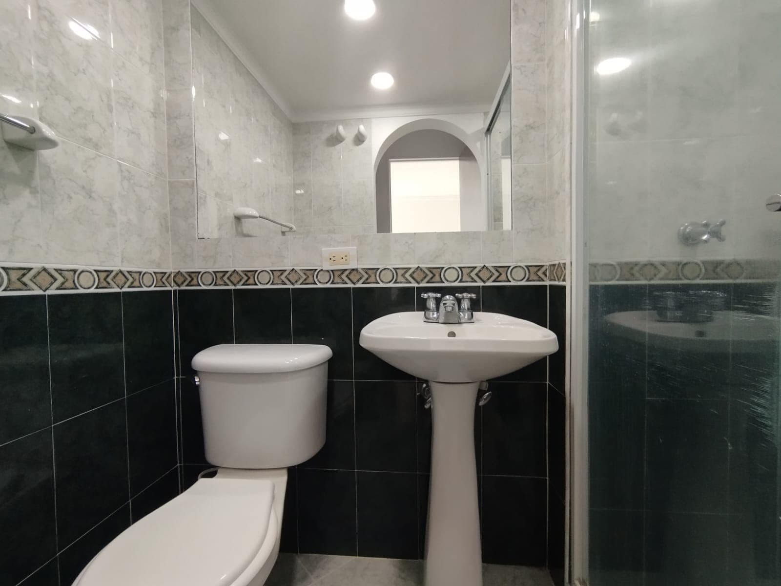 Apartamento en arriendo en Loma de San Julián, El Poblado, Medellín — foto 4 de 20