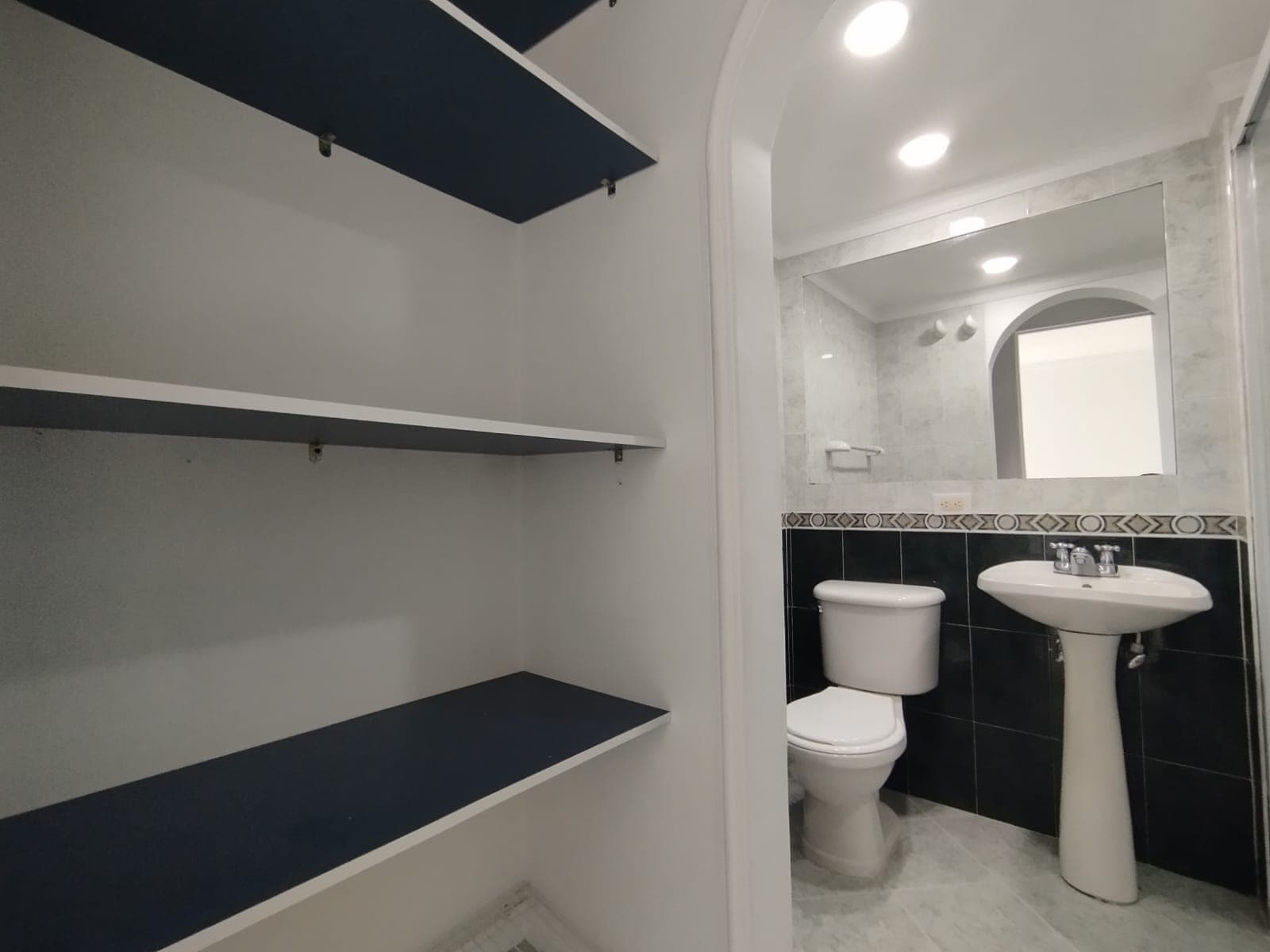 Apartamento en arriendo en Loma de San Julián, El Poblado, Medellín — foto 5 de 20