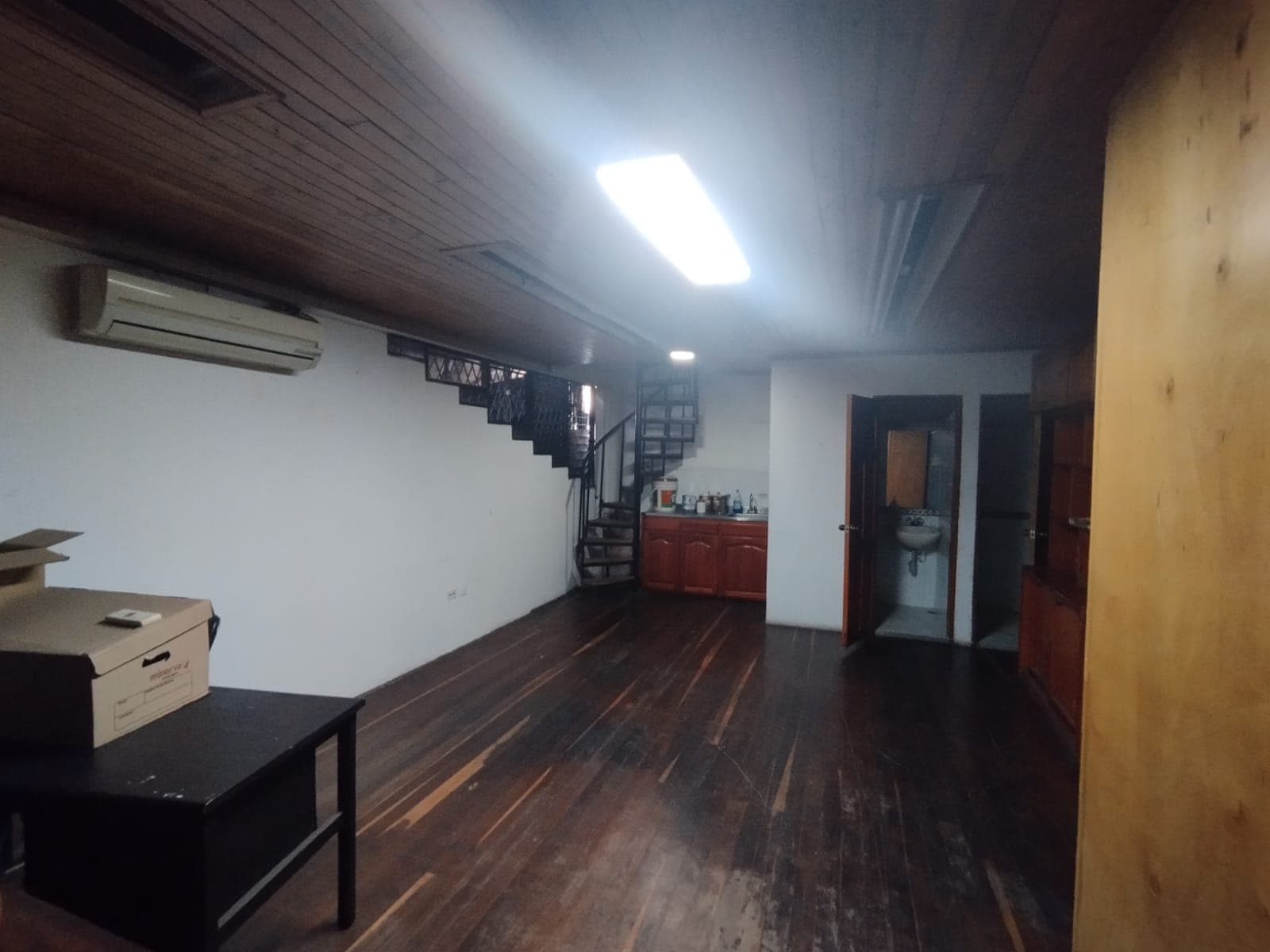 Oficina en arriendo en La Candelaria, Centro, Medellín — foto 1 de 11
