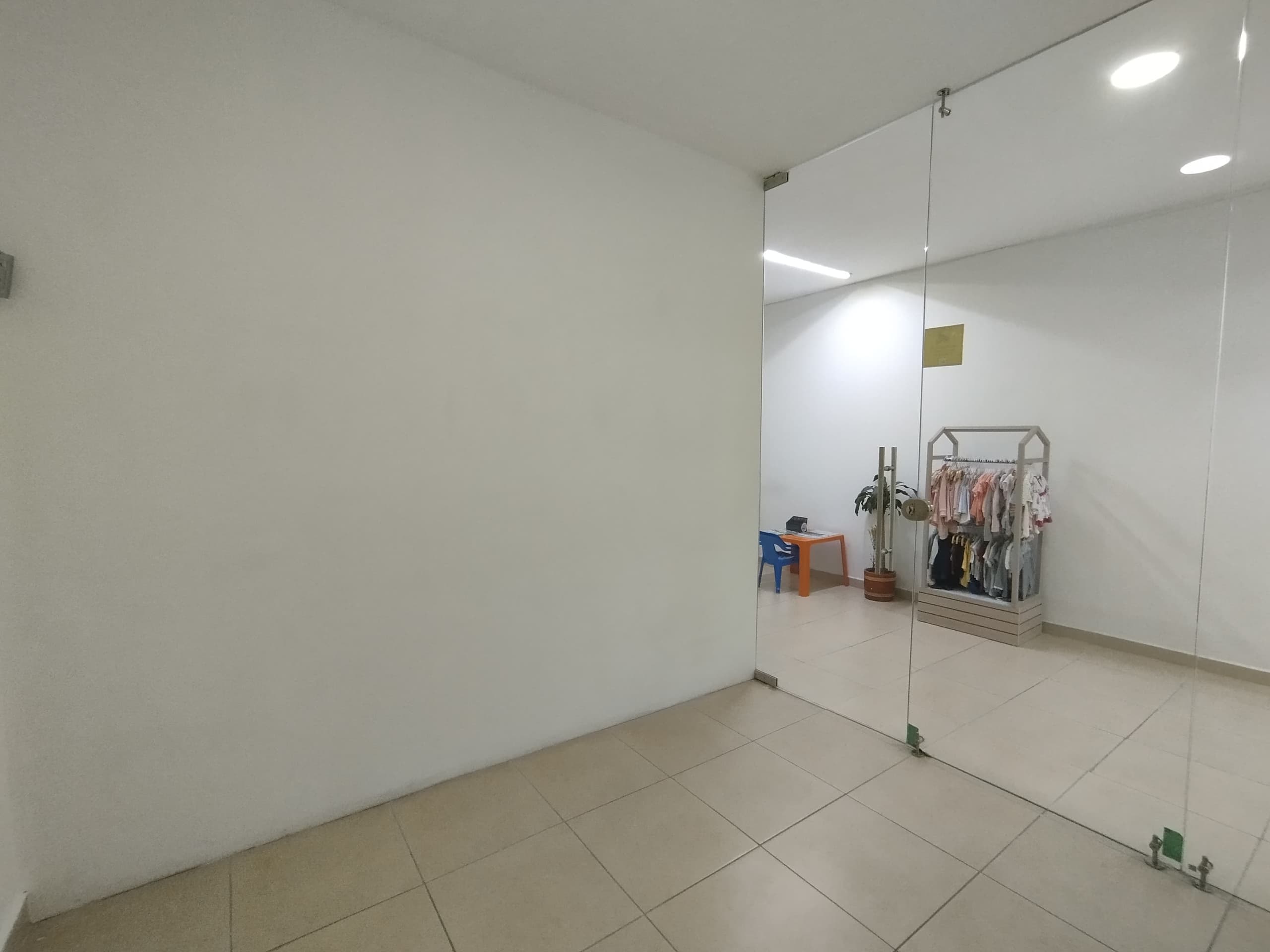 Local en arriendo en Parque De, Envigado — foto 3 de 6
