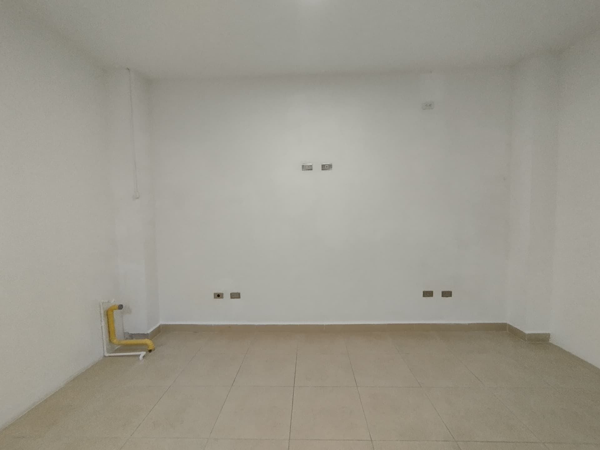 Local en arriendo en Parque De, Envigado — foto 1 de 7