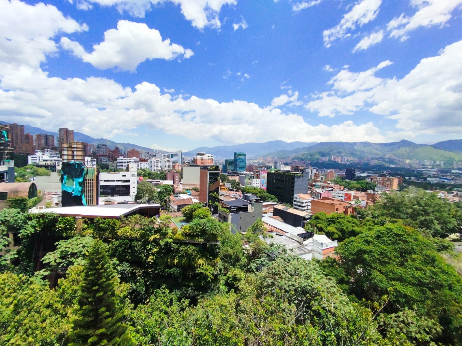 Apartamento en arriendo en El Poblado, Medellín — foto 1 de 20