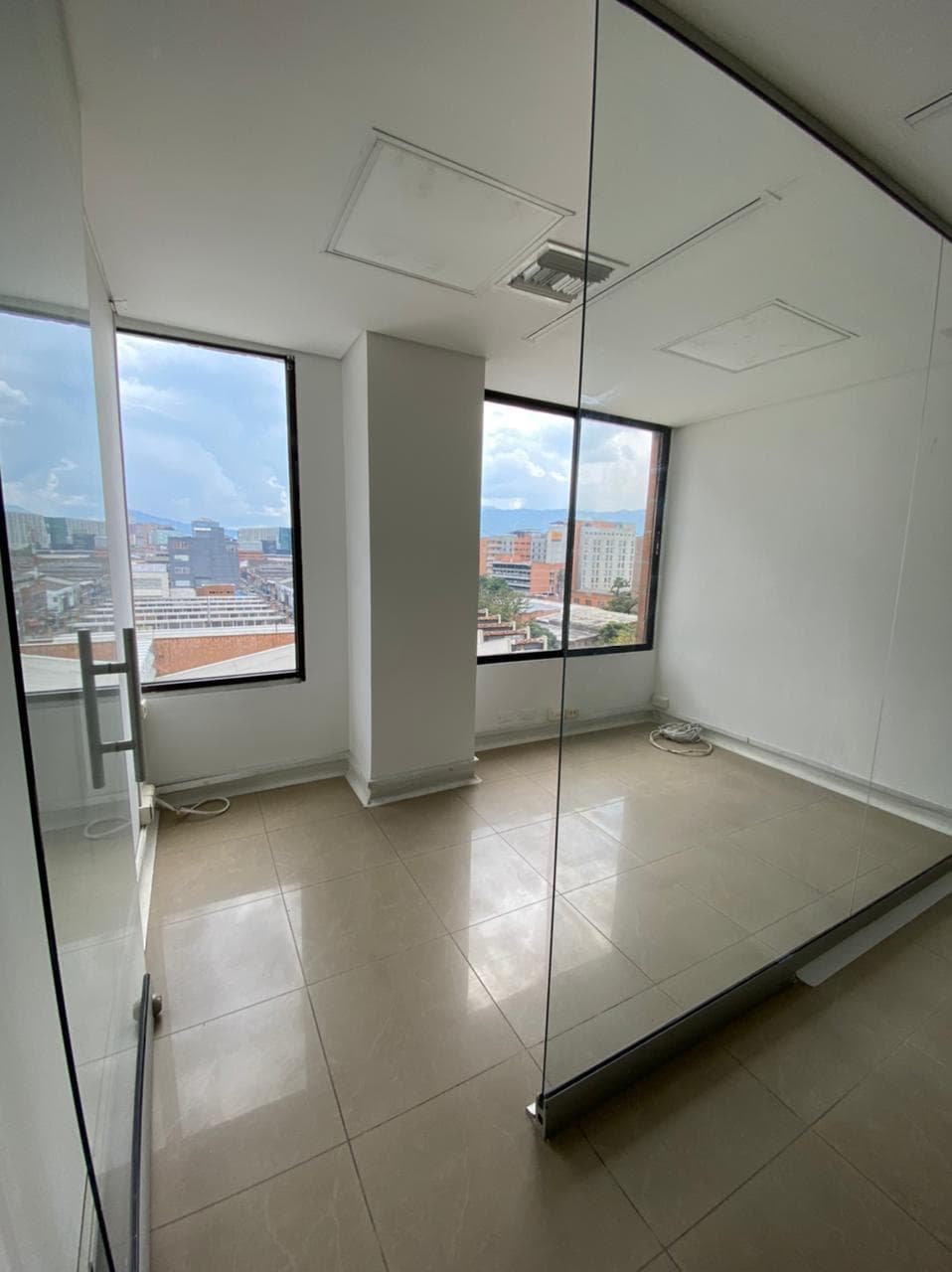 Oficina en arriendo en San Diego, El Poblado, Medellín — foto 3 de 7