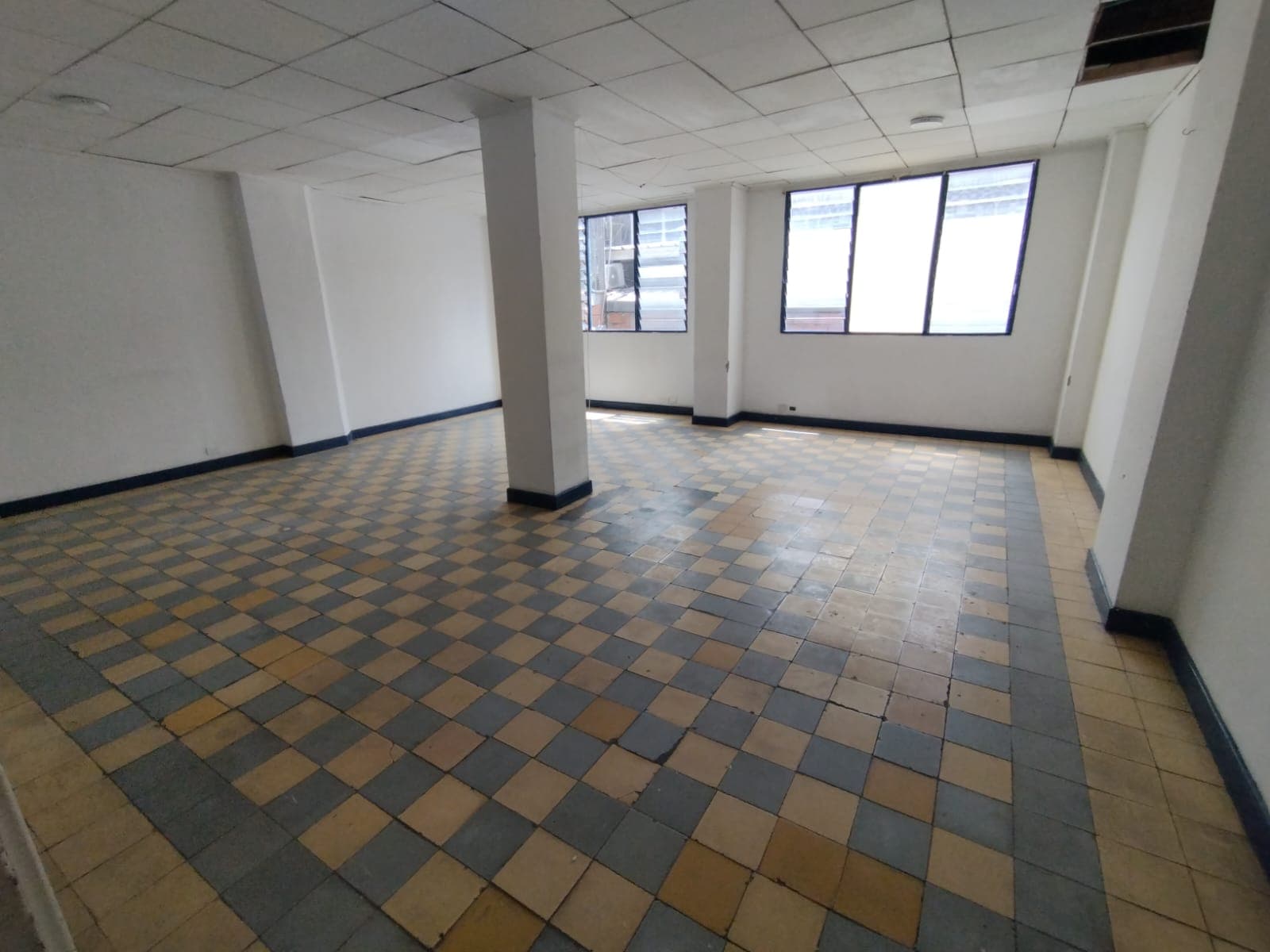 Oficina en arriendo en La Candelaria, Centro, Medellín — foto 4 de 12