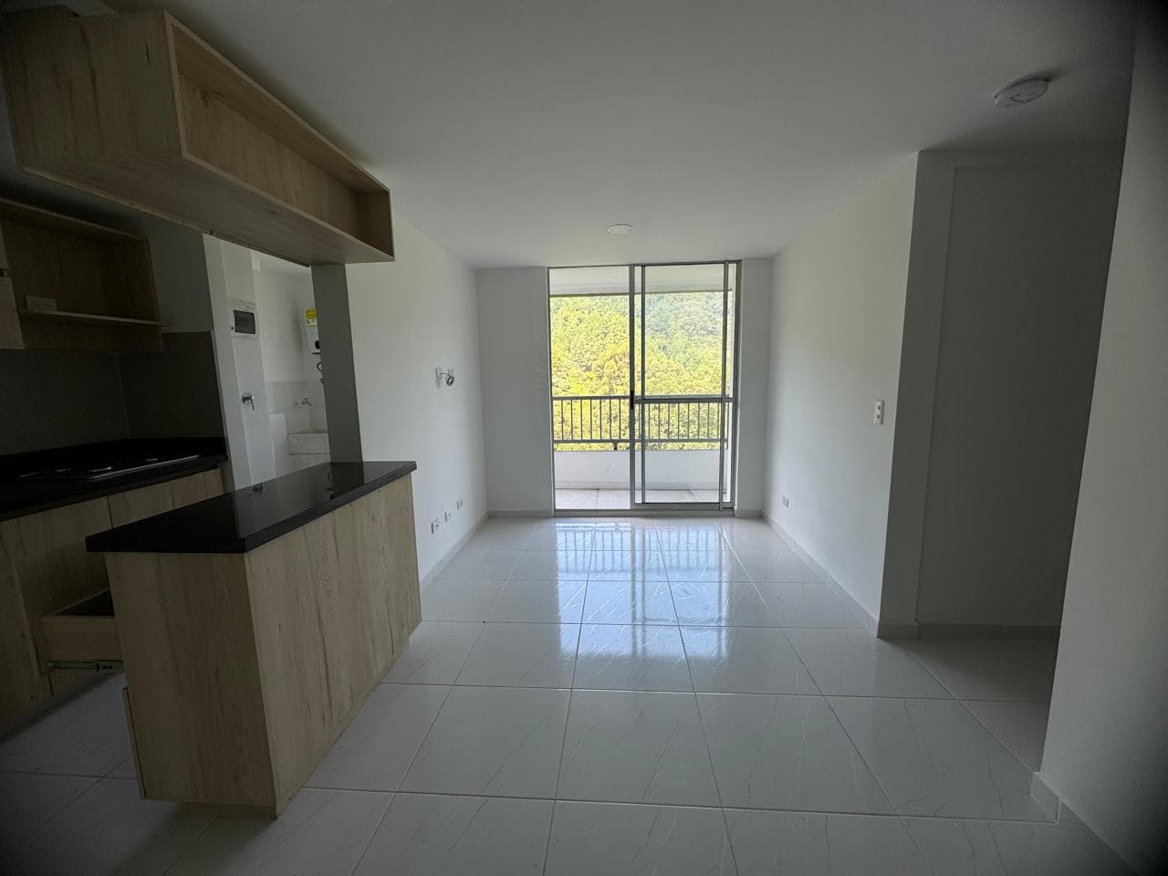 Apartamento en arriendo en Loma San José Sabaneta — foto 2 de 16