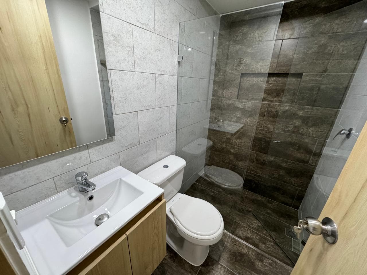 Apartamento en arriendo en Loma San José Sabaneta — foto 3 de 16