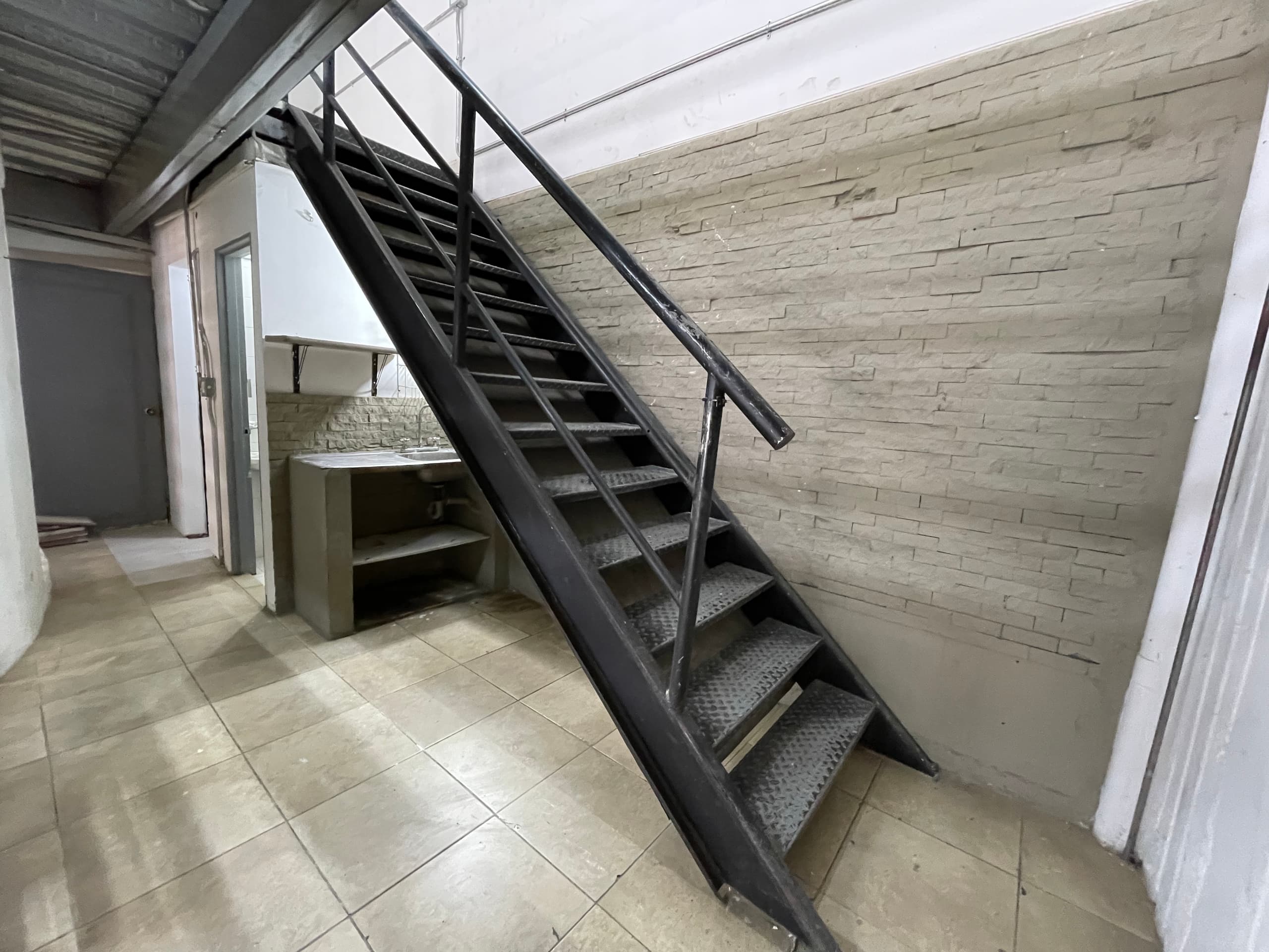 Local en arriendo en Trinidad, Guayabal, Medellín — foto 4 de 9
